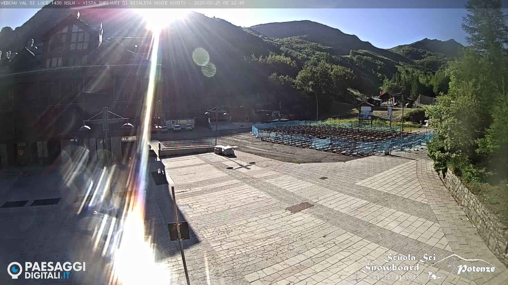  Abetone, Val di Luce Ski Lift Live Cam - Pistoia, Tuscany, Italy