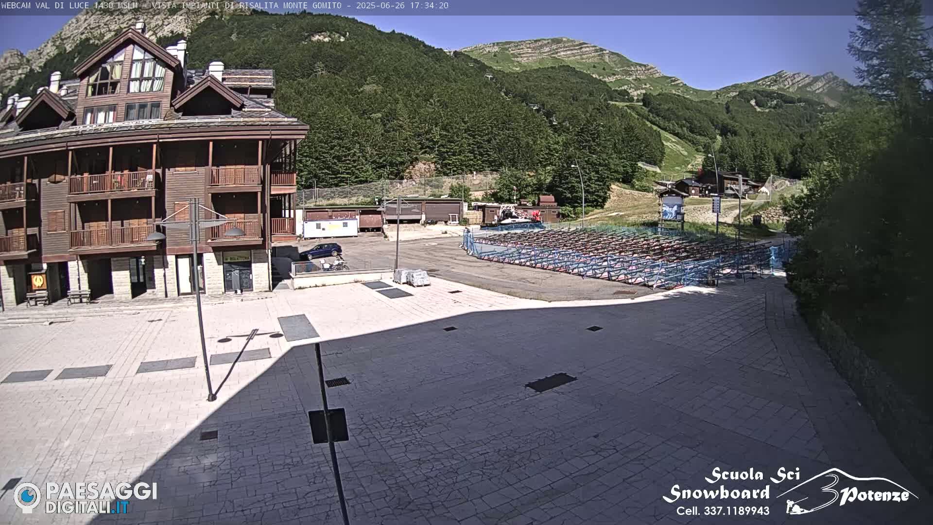  Abetone, Val di Luce Ski Lift Live Cam - Pistoia, Tuscany, Italy