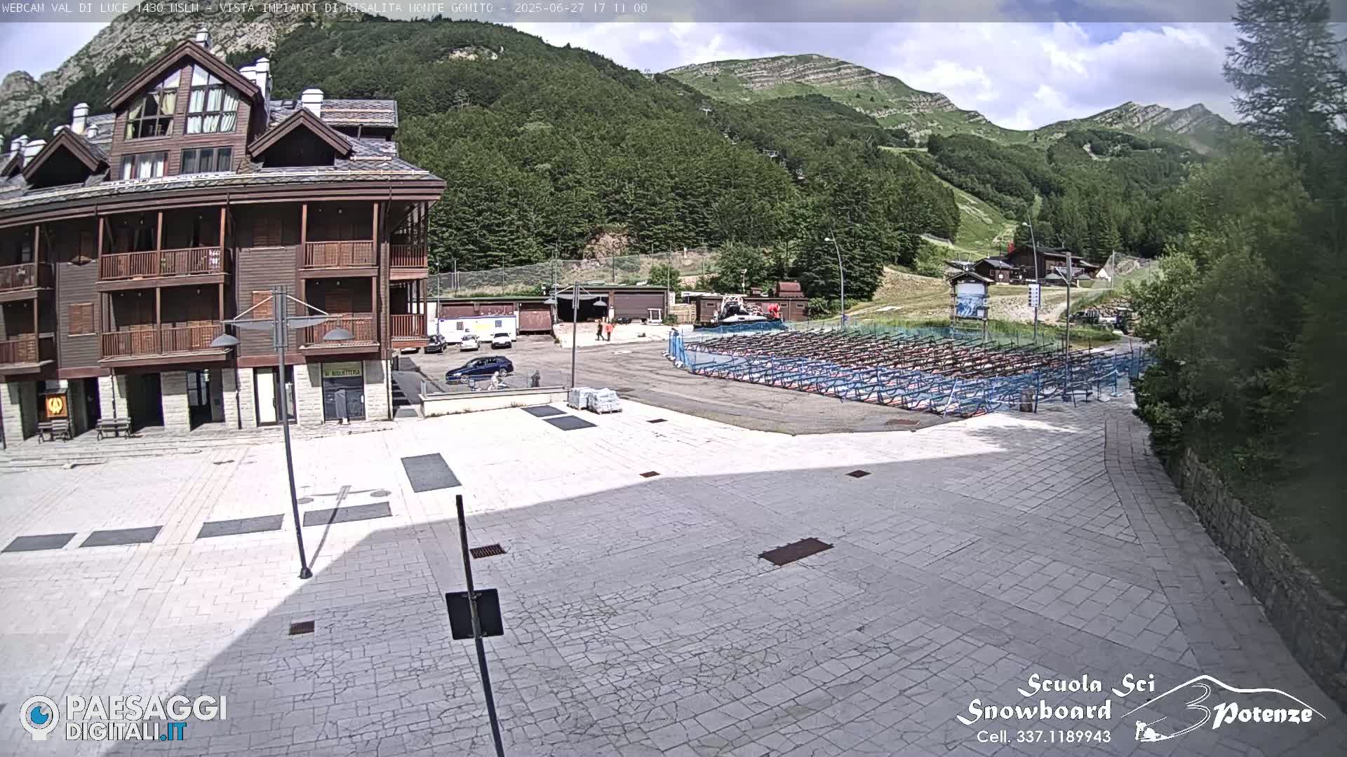  Abetone, Val di Luce Ski Lift Live Cam - Pistoia, Tuscany, Italy