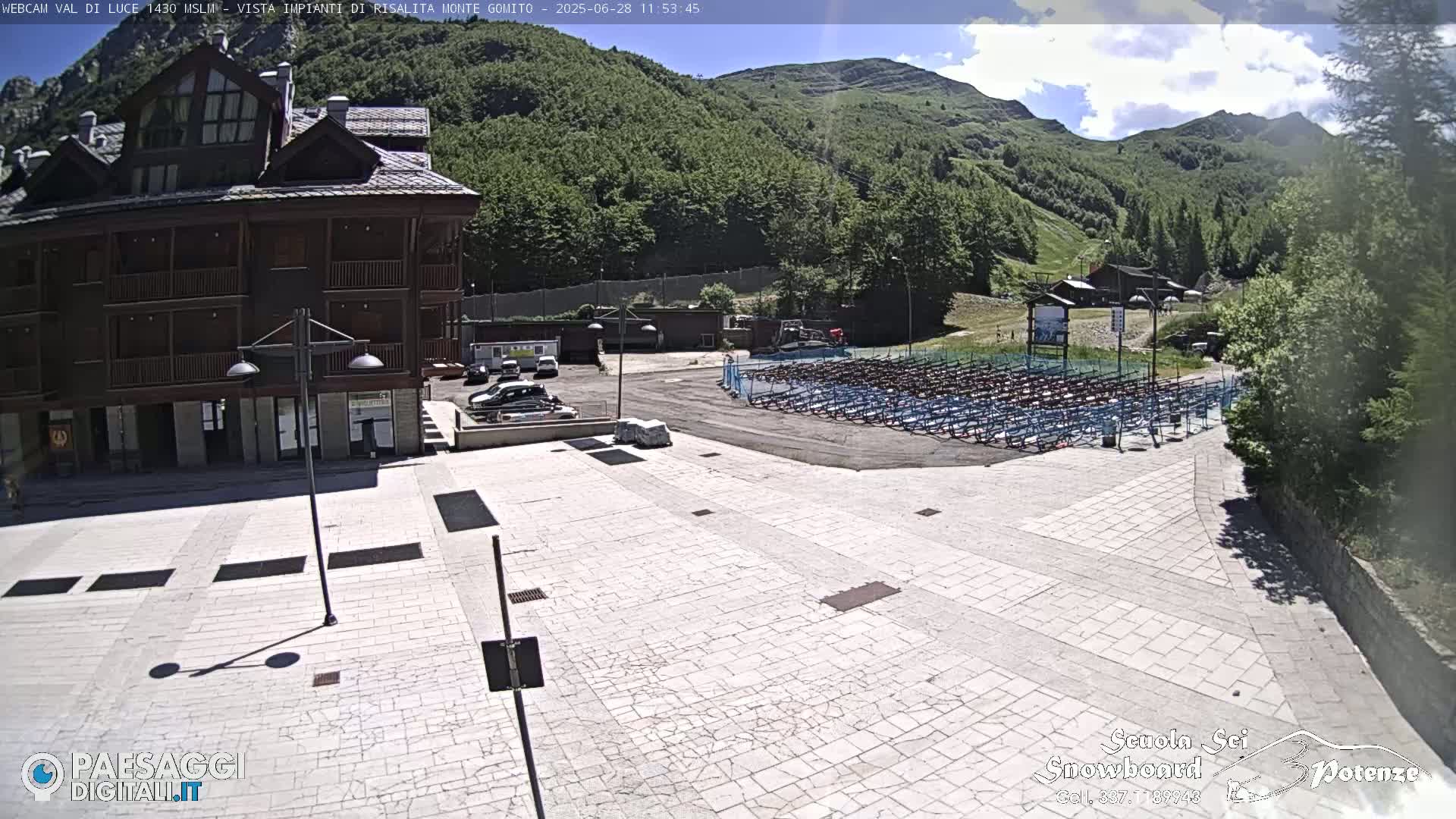  Abetone, Val di Luce Ski Lift Live Cam - Pistoia, Tuscany, Italy
