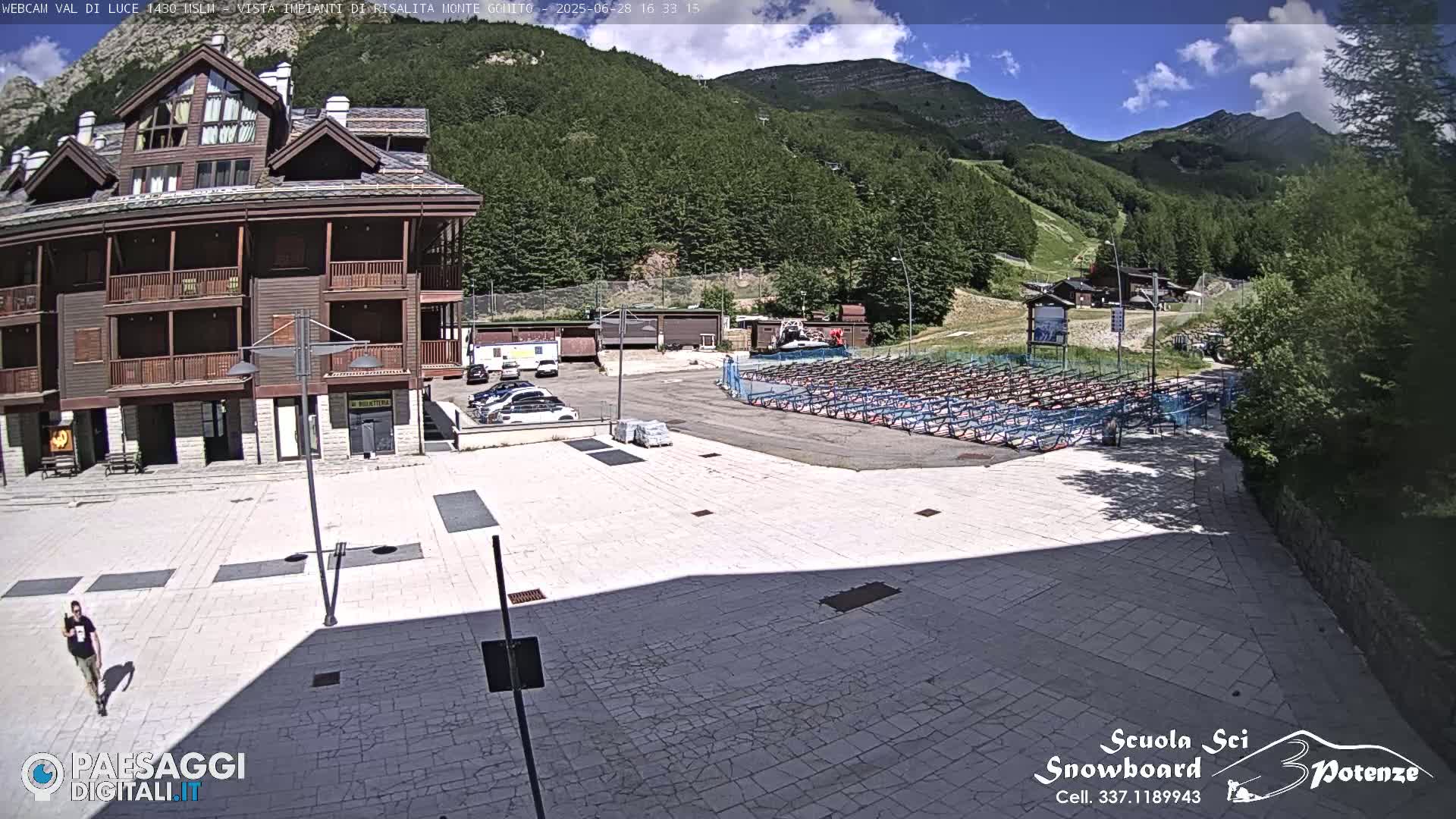  Abetone, Val di Luce Ski Lift Live Cam - Pistoia, Tuscany, Italy