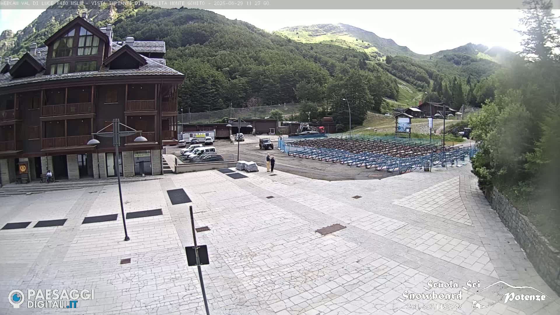  Abetone, Val di Luce Ski Lift Live Cam - Pistoia, Tuscany, Italy