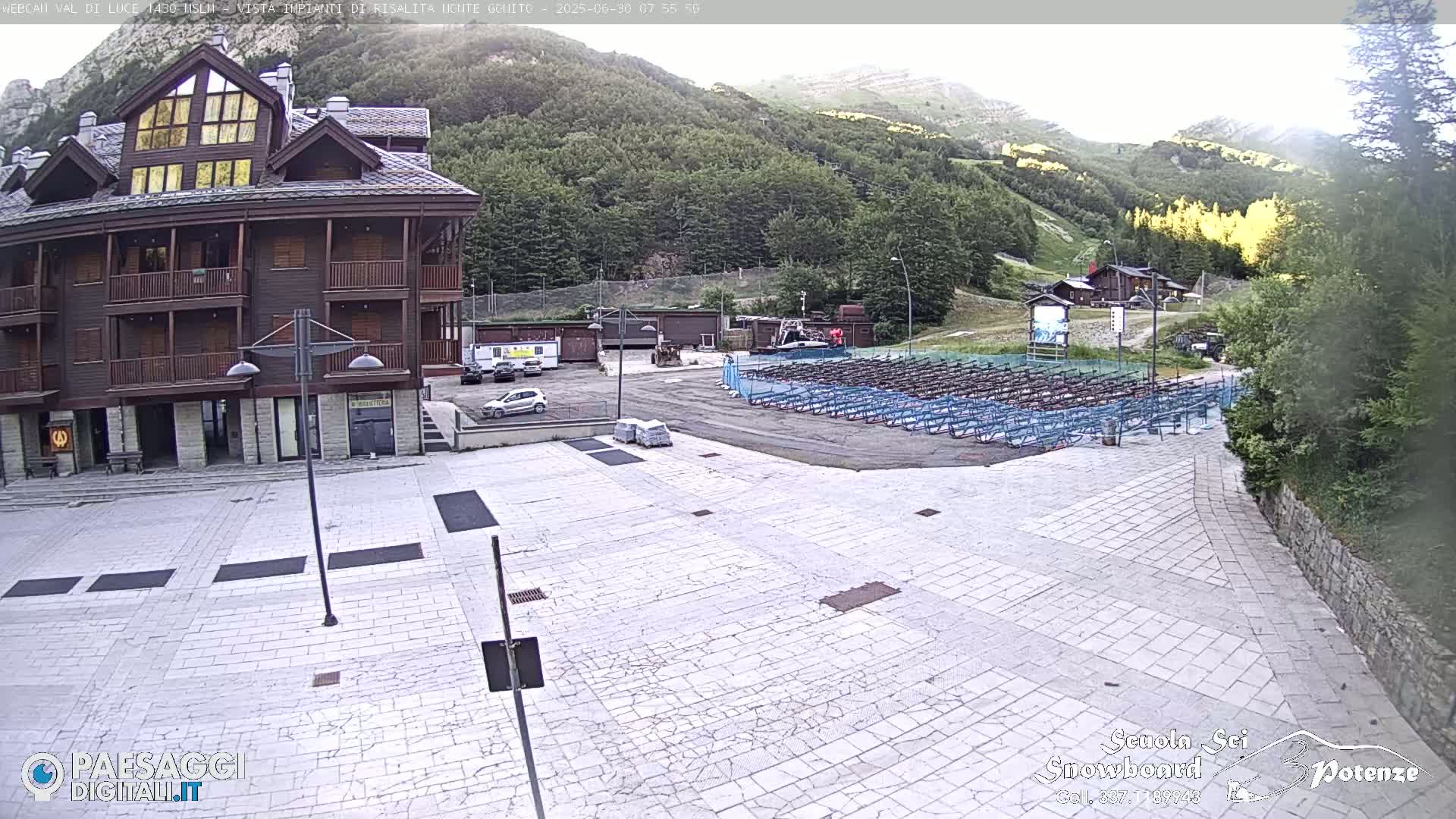  Abetone, Val di Luce Ski Lift Live Cam - Pistoia, Tuscany, Italy