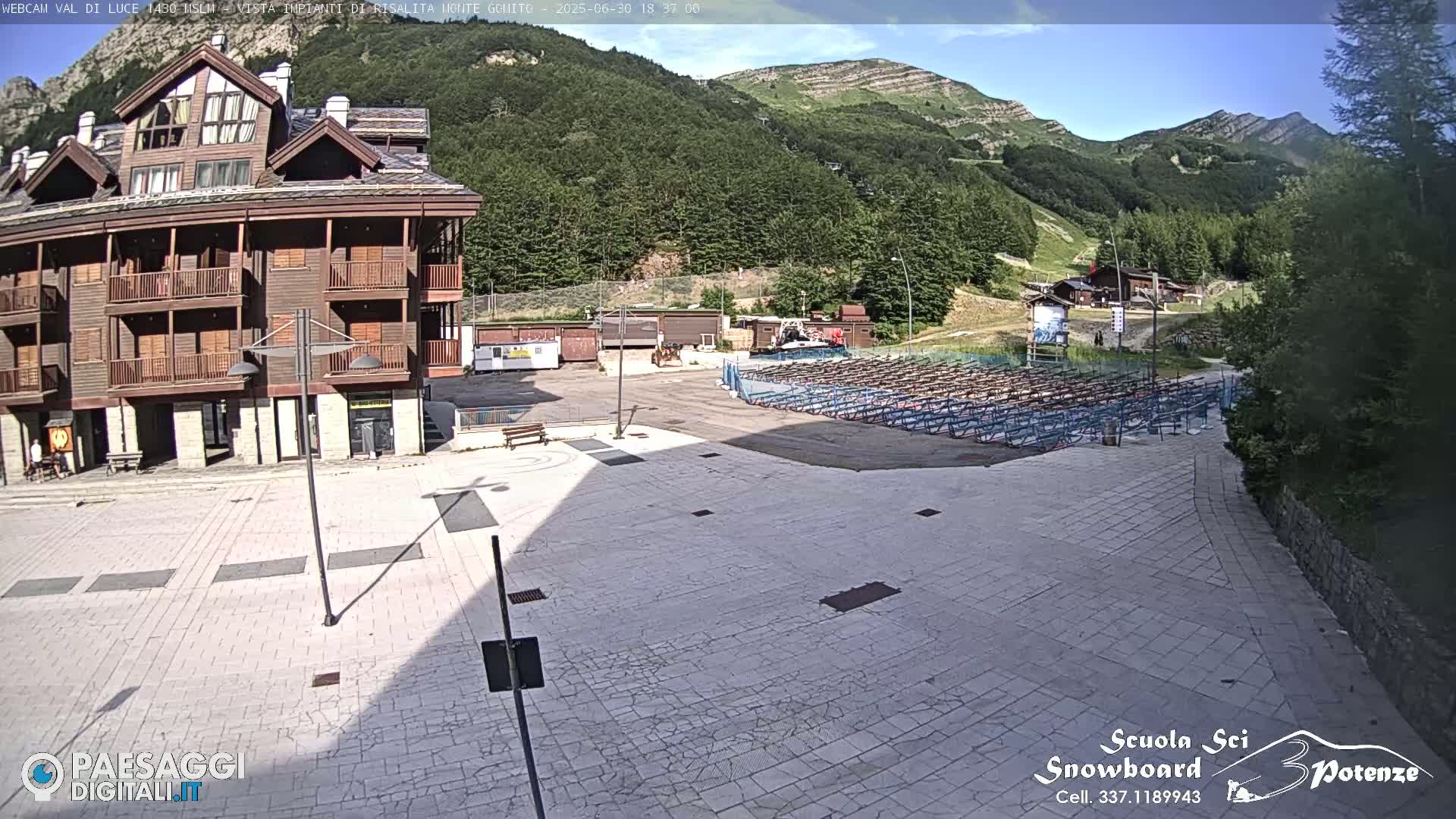  Abetone, Val di Luce Ski Lift Live Cam - Pistoia, Tuscany, Italy