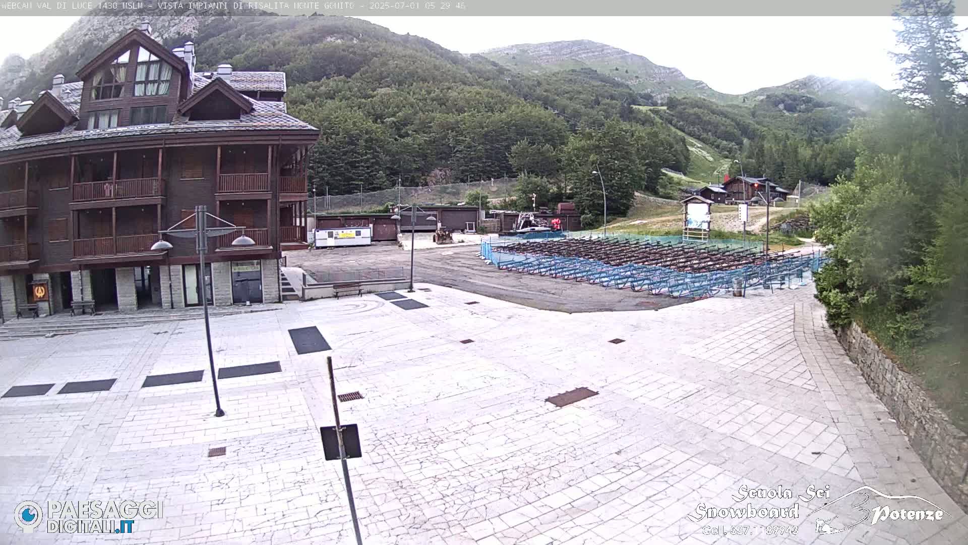  Abetone, Val di Luce Ski Lift Live Cam - Pistoia, Tuscany, Italy