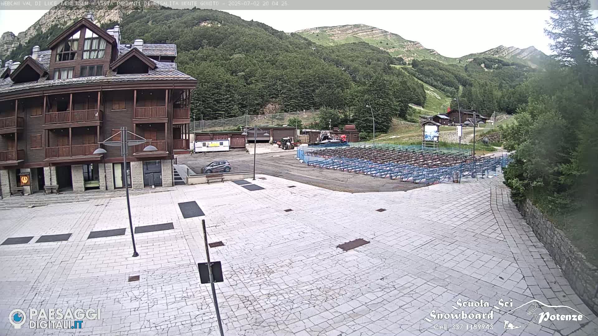  Abetone, Val di Luce Ski Lift Live Cam - Pistoia, Tuscany, Italy