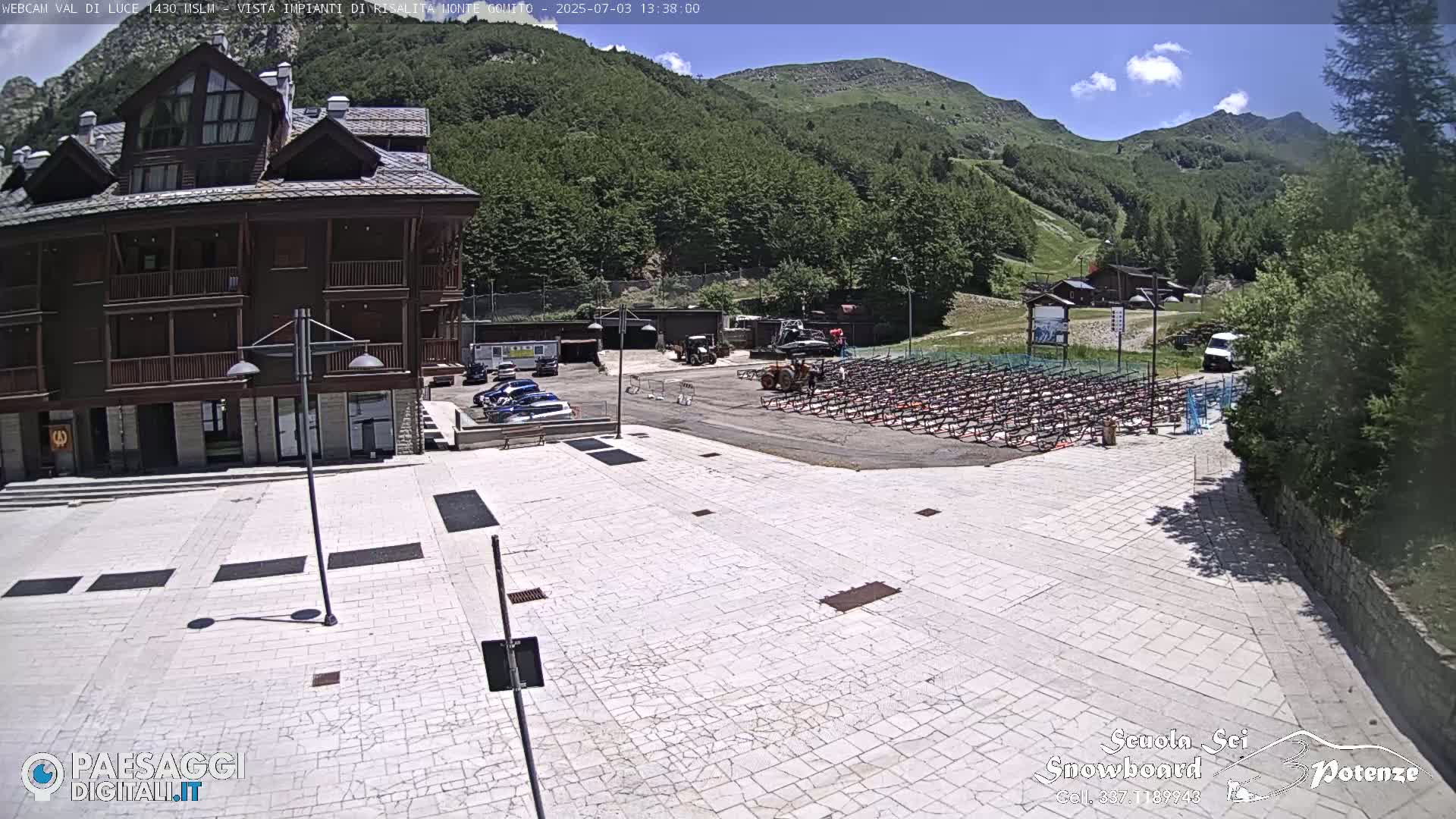  Abetone, Val di Luce Ski Lift Live Cam - Pistoia, Tuscany, Italy