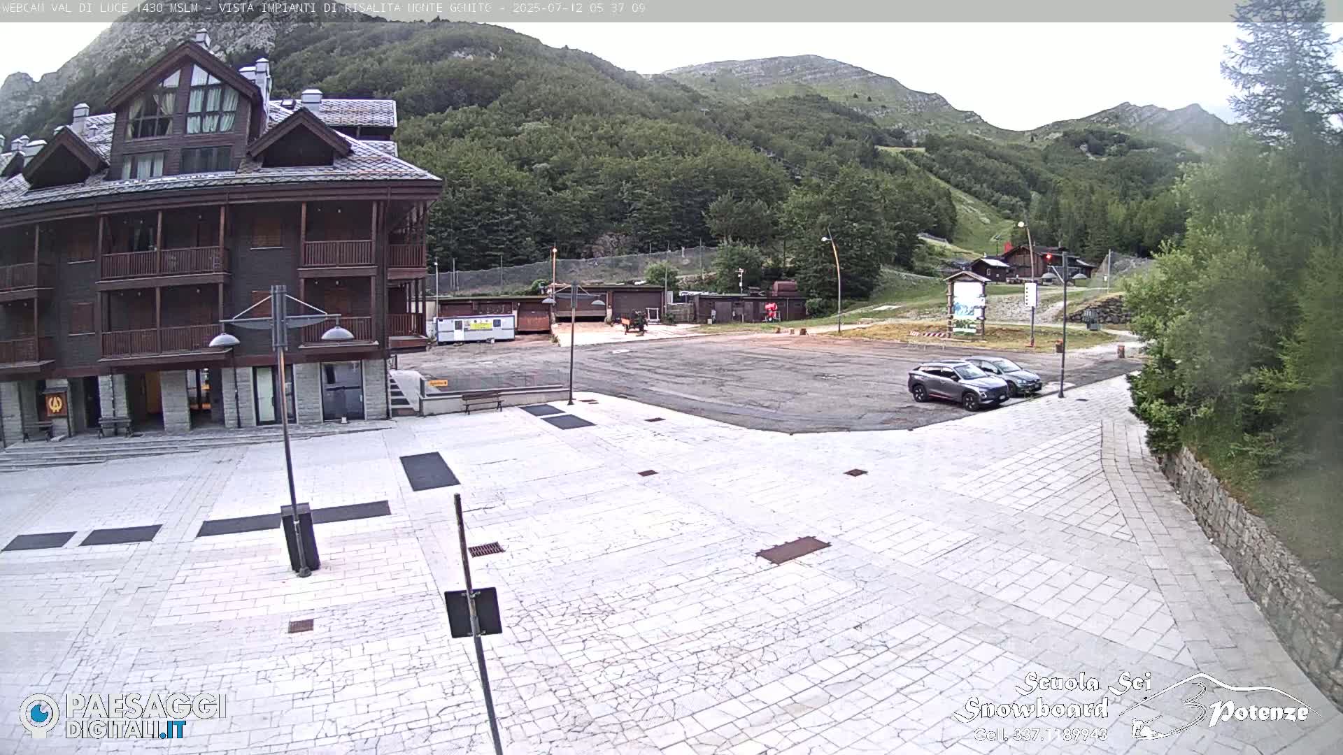  Abetone, Val di Luce Ski Lift Live Cam - Pistoia, Tuscany, Italy