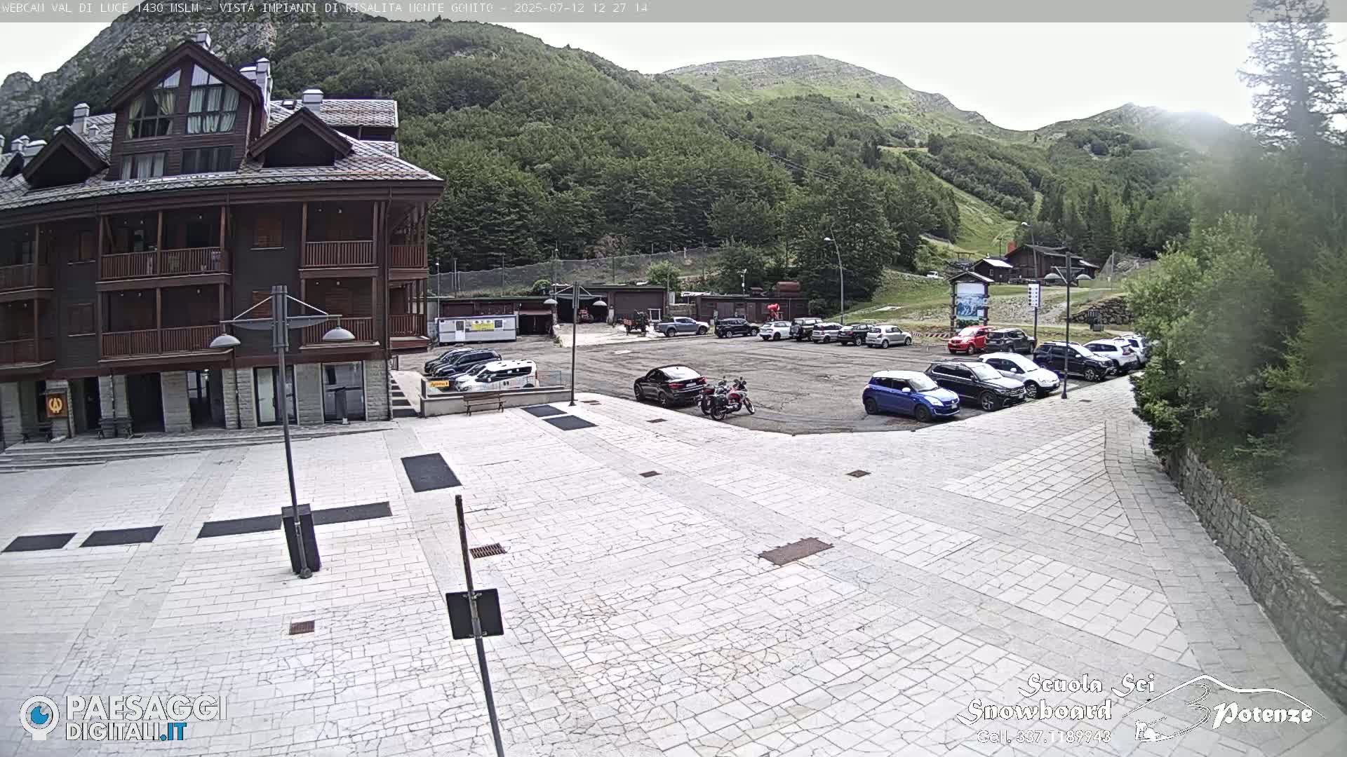  Abetone, Val di Luce Ski Lift Live Cam - Pistoia, Tuscany, Italy