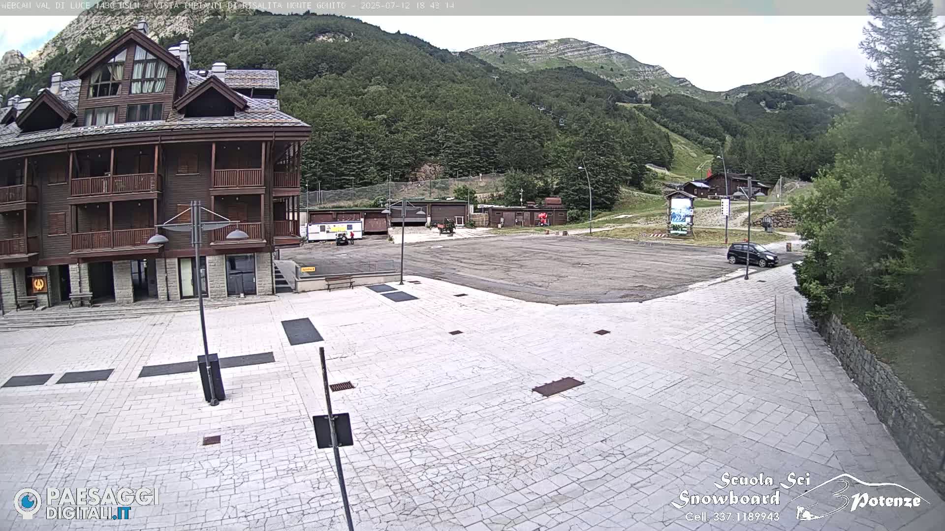  Abetone, Val di Luce Ski Lift Live Cam - Pistoia, Tuscany, Italy