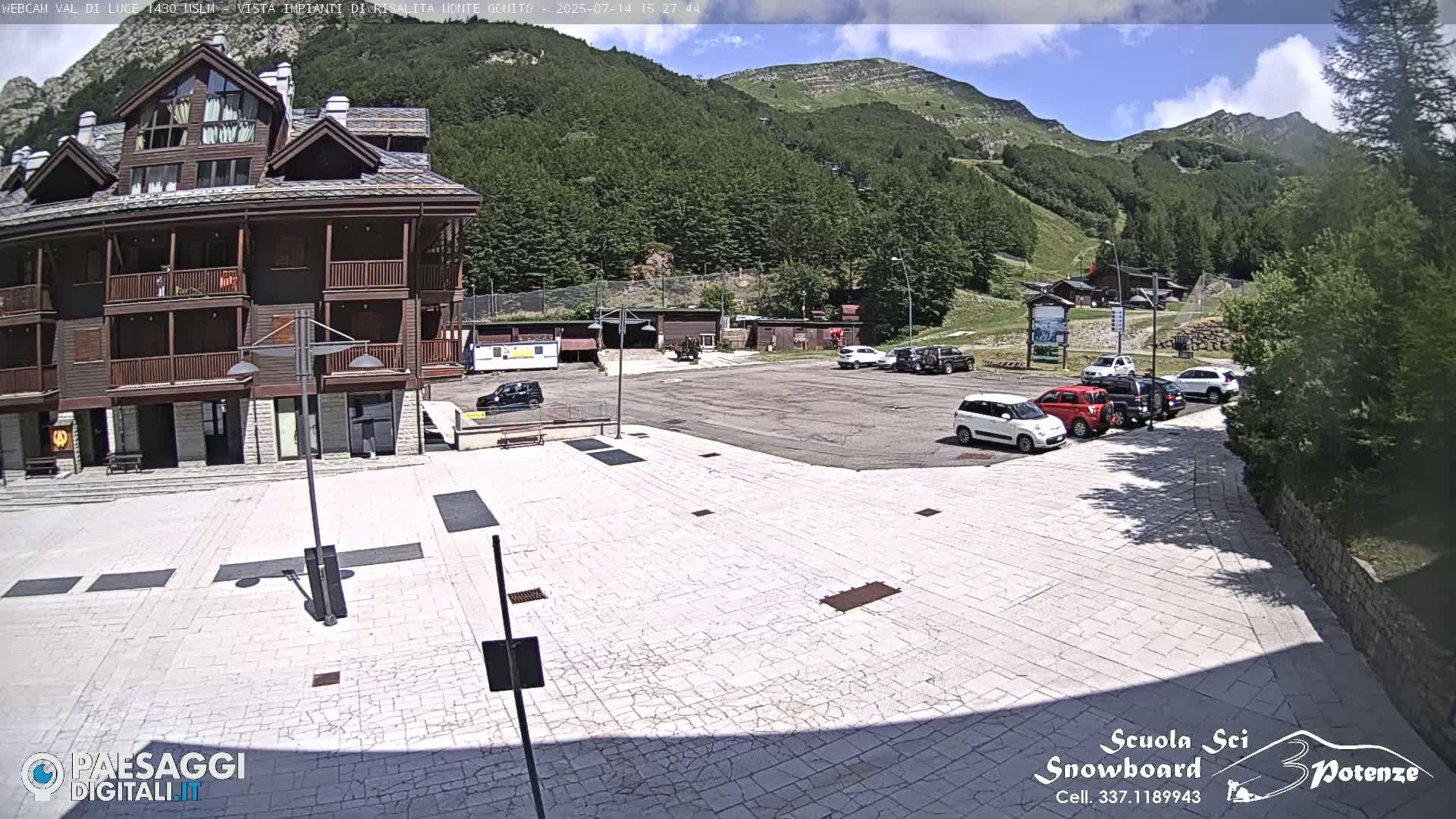  Abetone, Val di Luce Ski Lift Live Cam - Pistoia, Tuscany, Italy