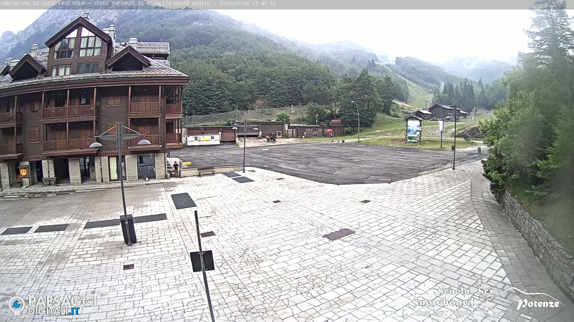  Abetone, Val di Luce Ski Lift Live Cam - Pistoia, Tuscany, Italy