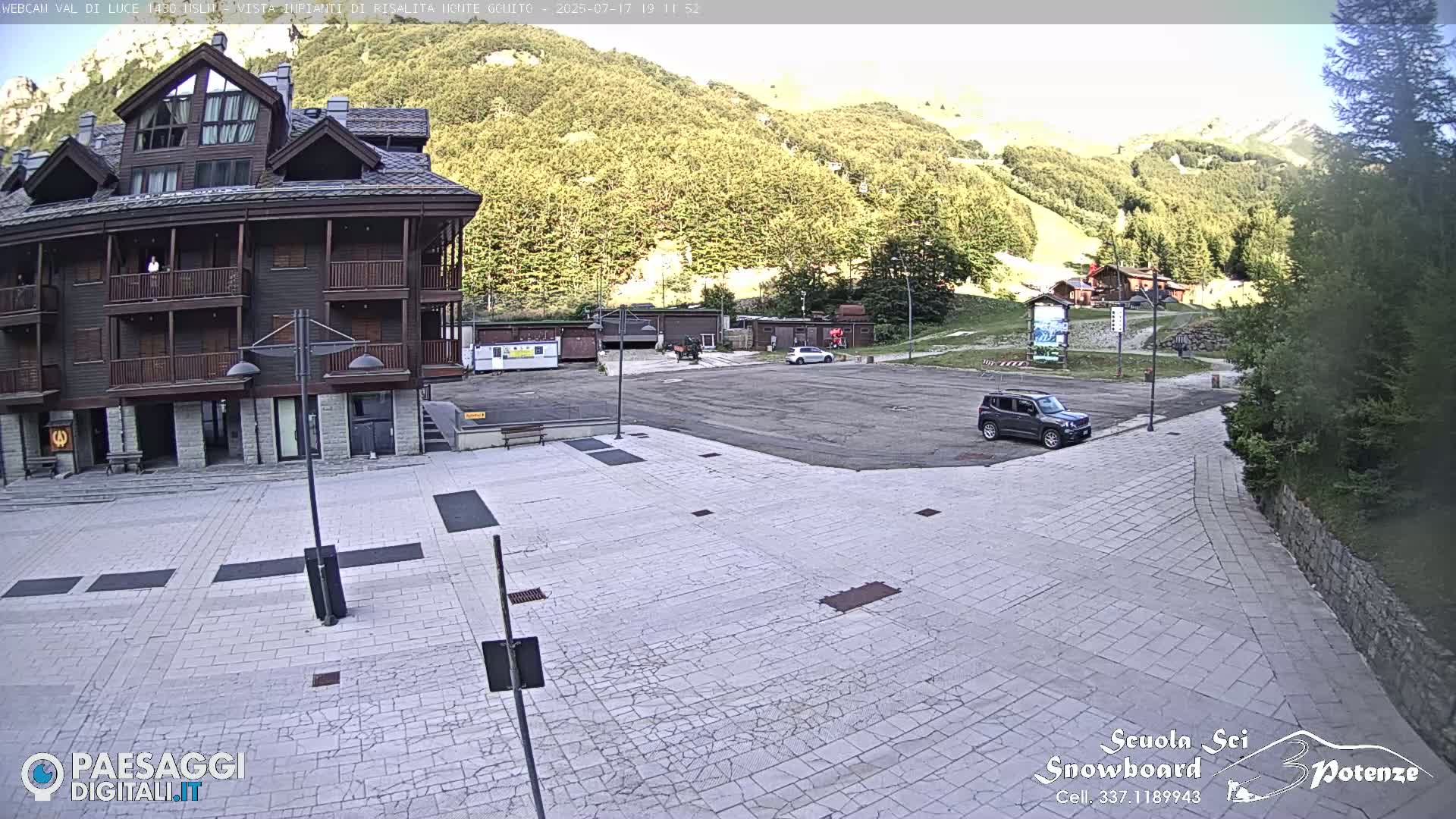  Abetone, Val di Luce Ski Lift Live Cam - Pistoia, Tuscany, Italy