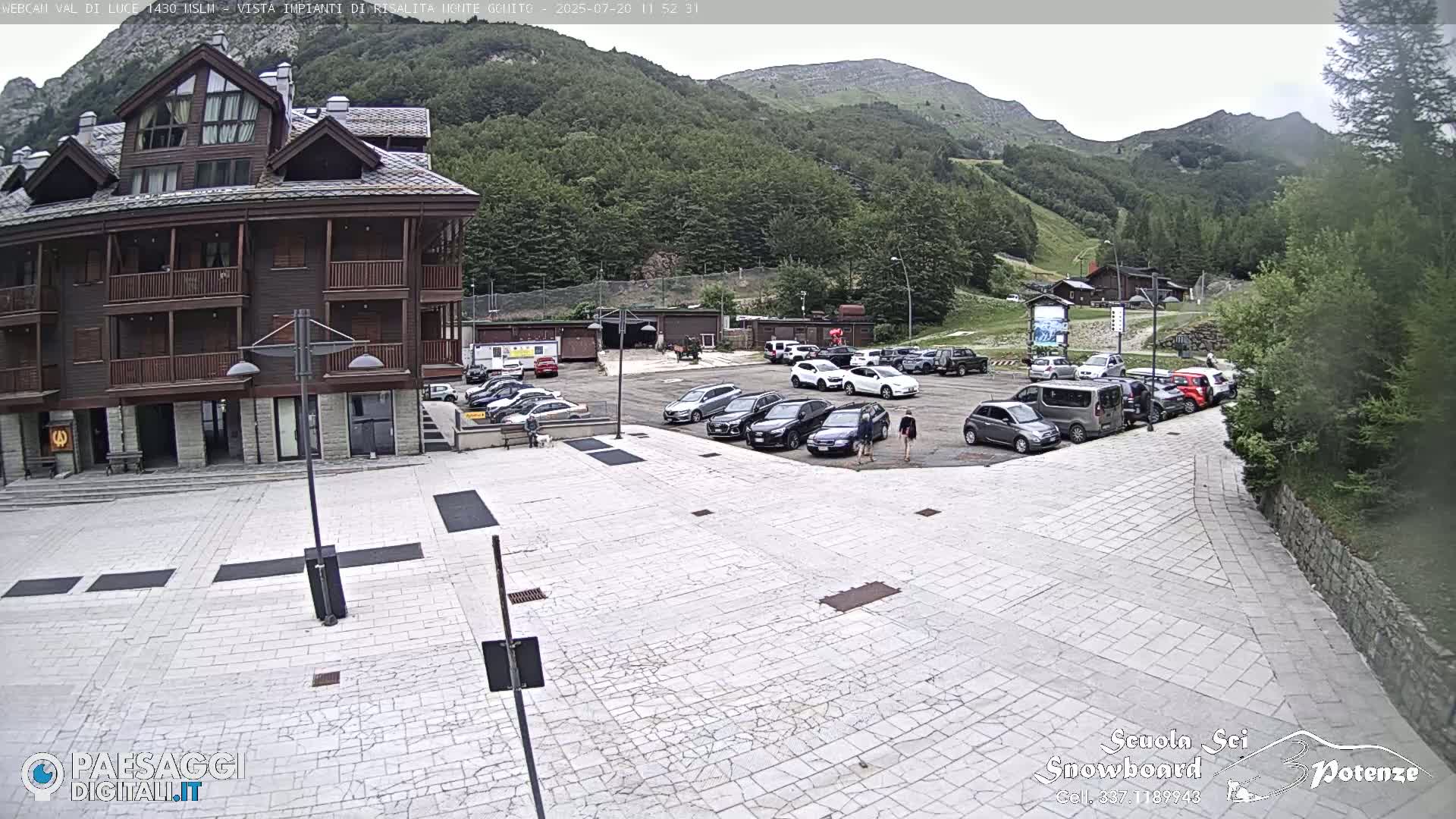  Abetone, Val di Luce Ski Lift Live Cam - Pistoia, Tuscany, Italy