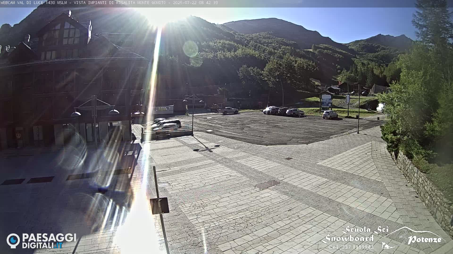  Abetone, Val di Luce Ski Lift Live Cam - Pistoia, Tuscany, Italy