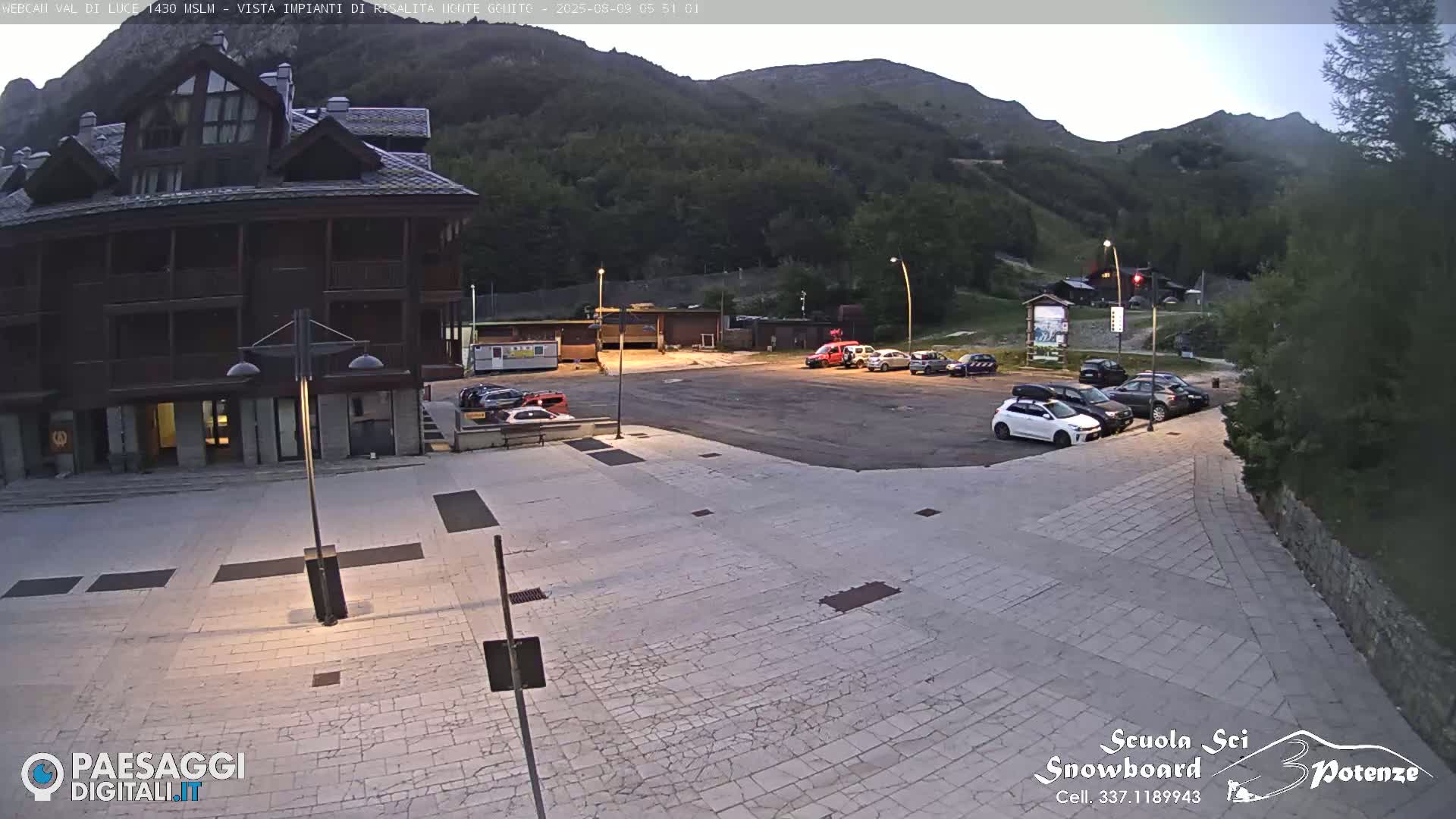  Abetone, Val di Luce Ski Lift Live Cam - Pistoia, Tuscany, Italy