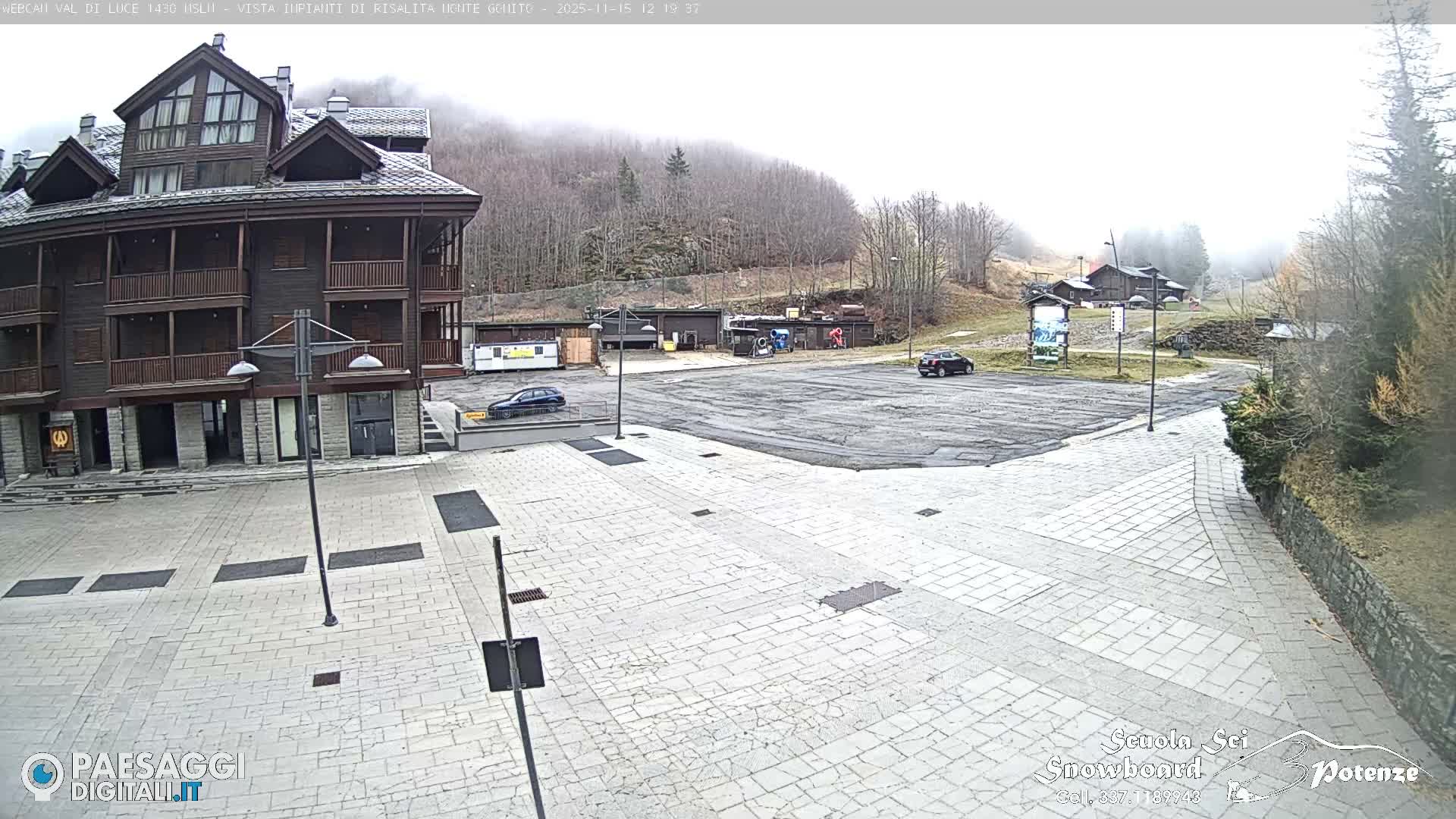  Abetone, Val di Luce Ski Lift Live Cam - Pistoia, Tuscany, Italy