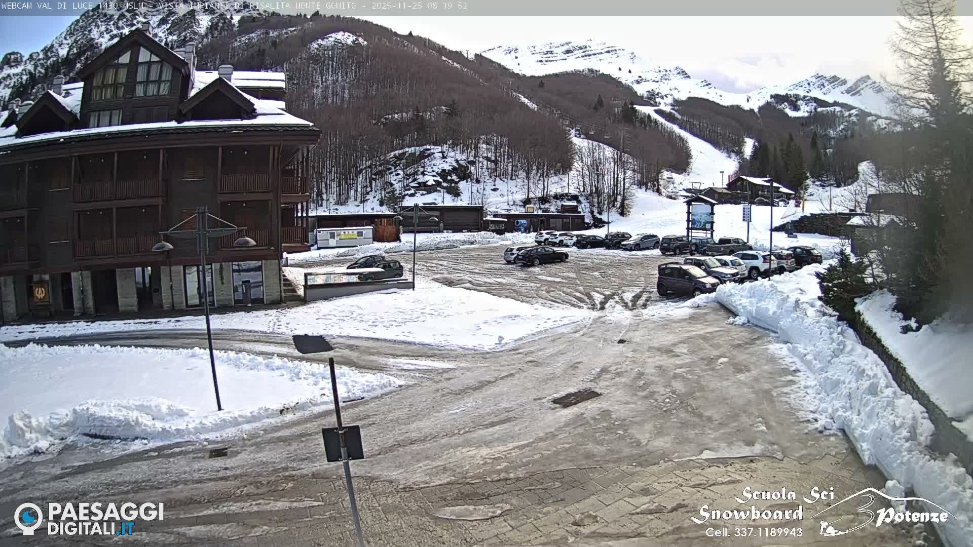  Abetone, Val di Luce Ski Lift Live Cam - Pistoia, Tuscany, Italy