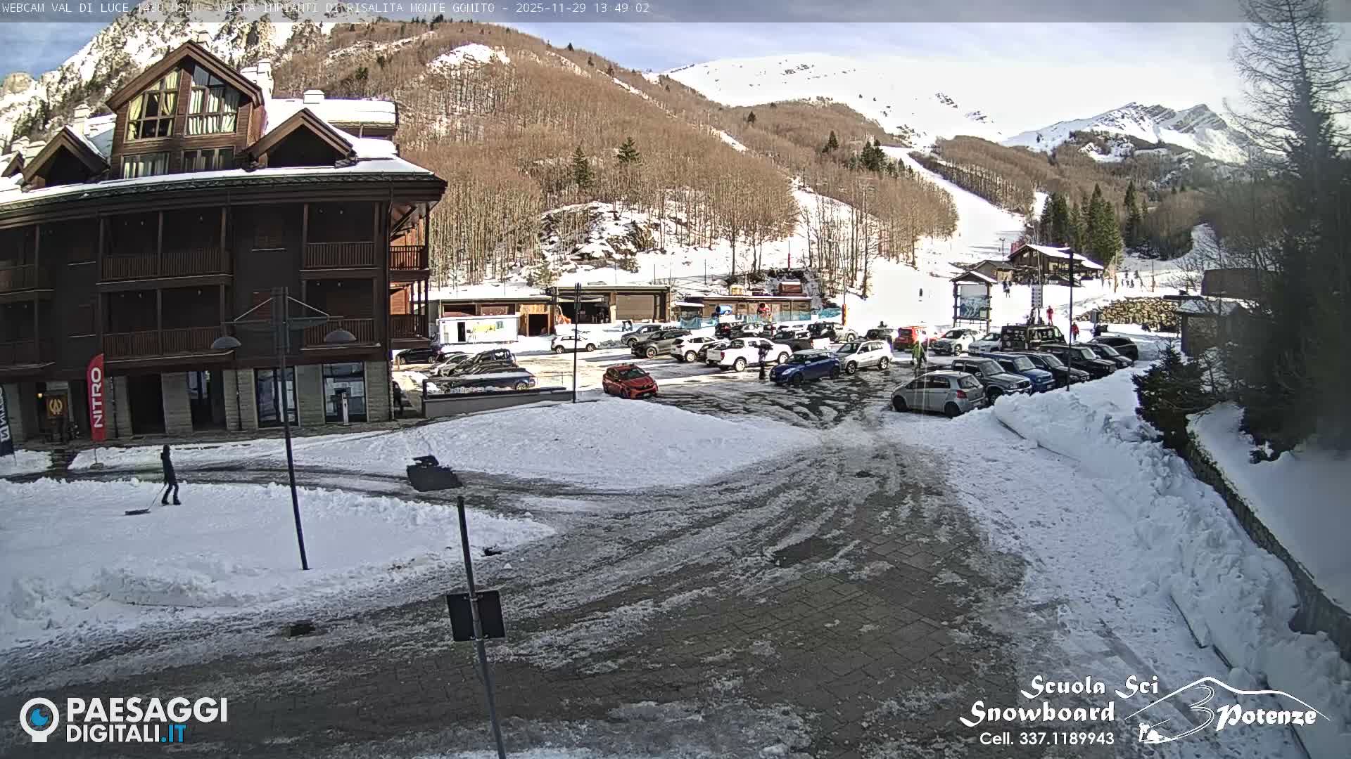  Abetone, Val di Luce Ski Lift Live Cam - Pistoia, Tuscany, Italy