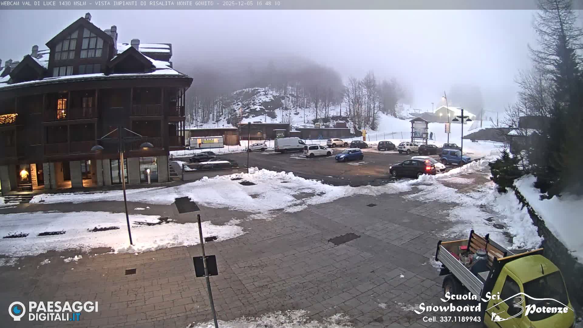  Abetone, Val di Luce Ski Lift Live Cam - Pistoia, Tuscany, Italy