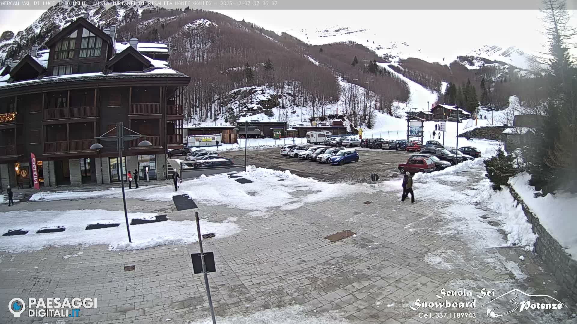  Abetone, Val di Luce Ski Lift Live Cam - Pistoia, Tuscany, Italy