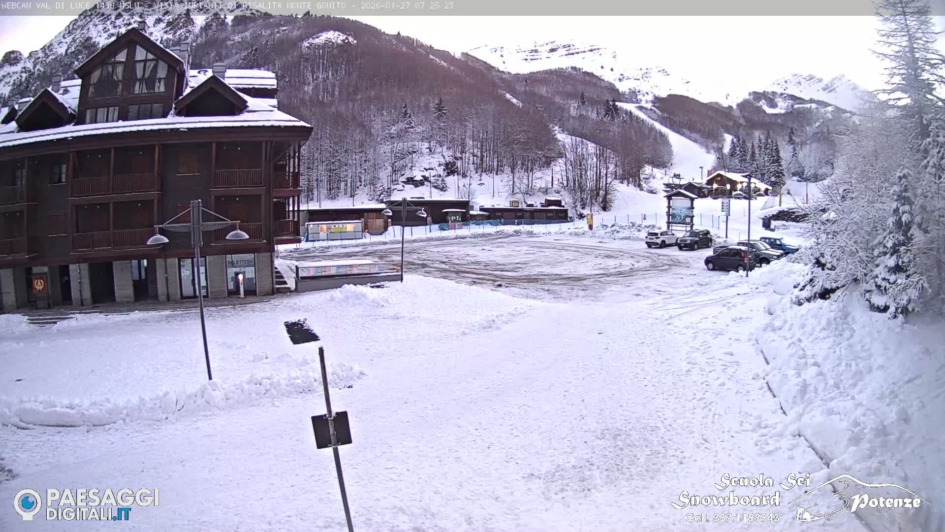  Abetone, Val di Luce Ski Lift Live Cam - Pistoia, Tuscany, Italy