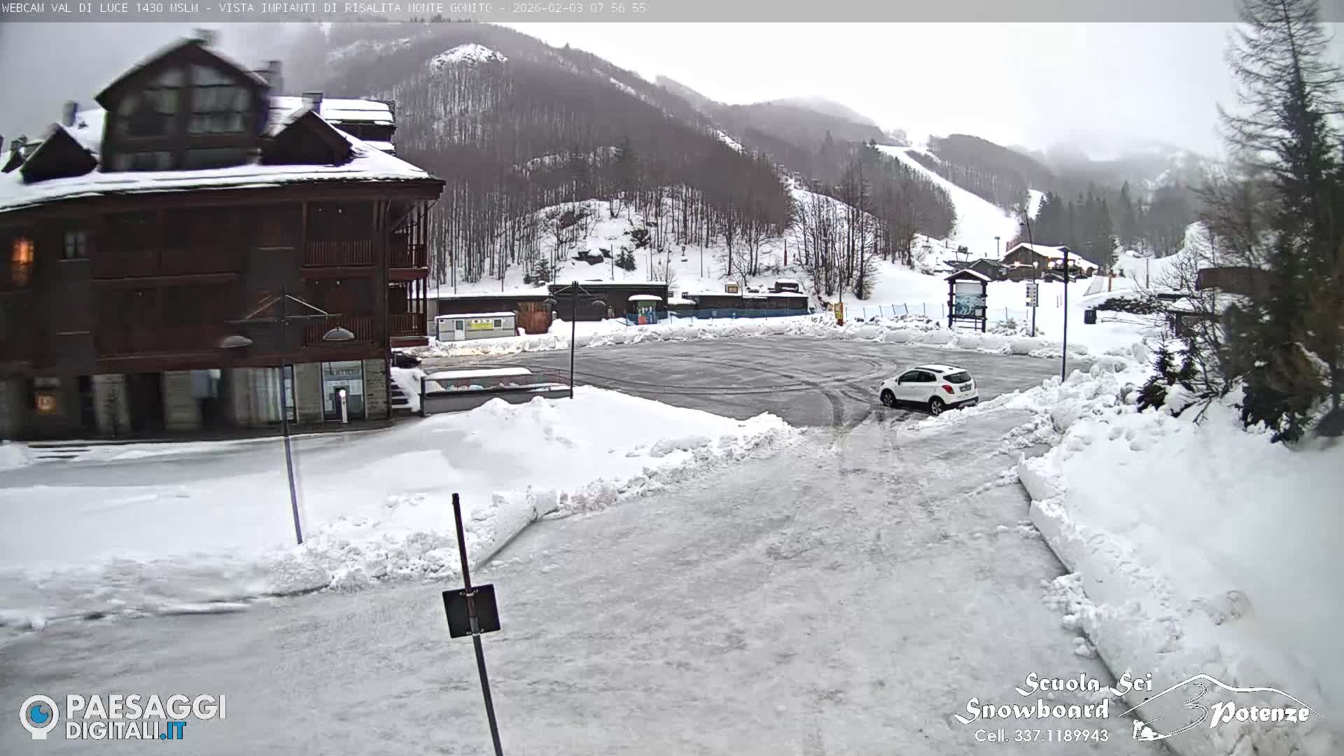  Abetone, Val di Luce Ski Lift Live Cam - Pistoia, Tuscany, Italy
