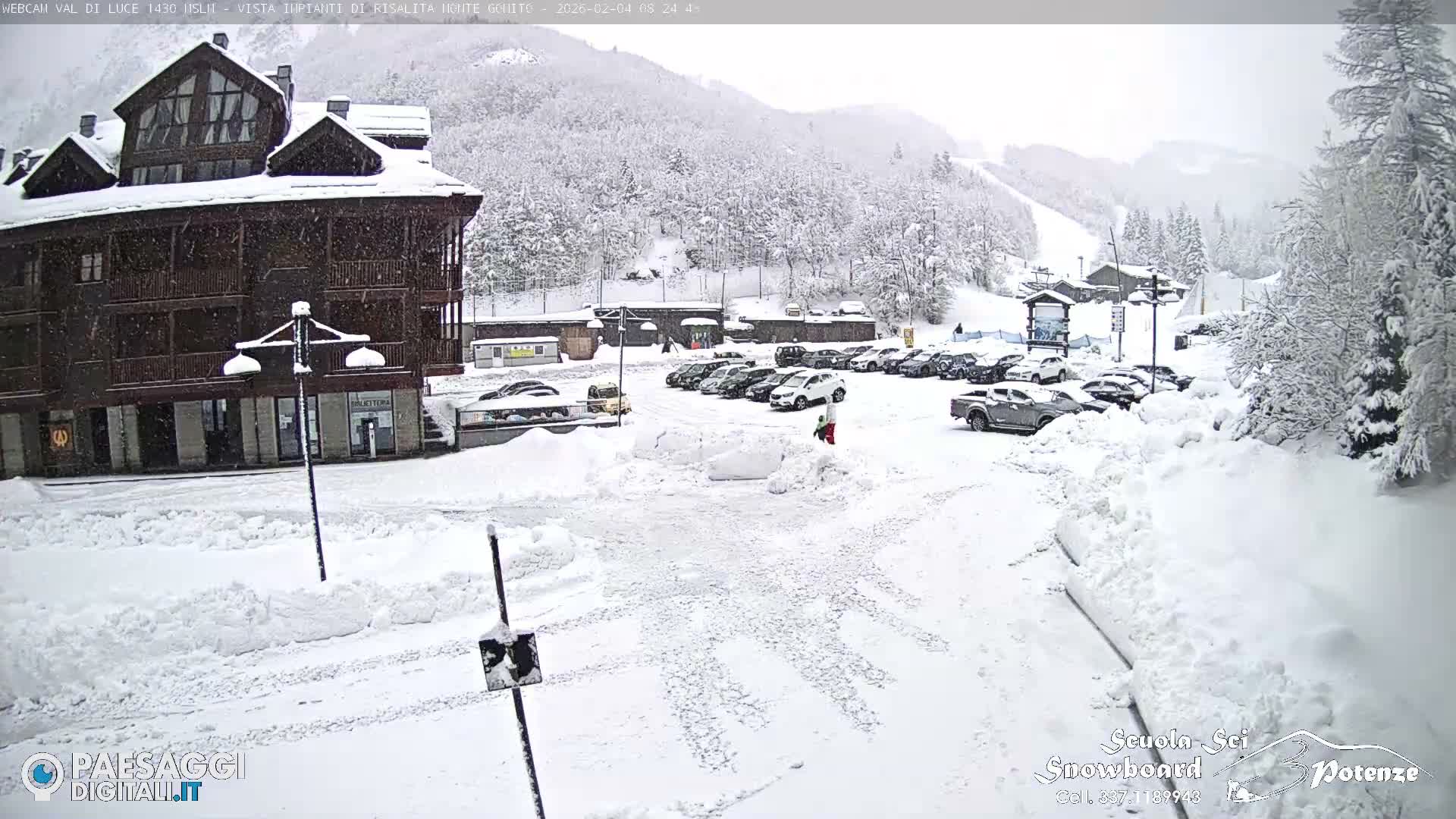  Abetone, Val di Luce Ski Lift Live Cam - Pistoia, Tuscany, Italy