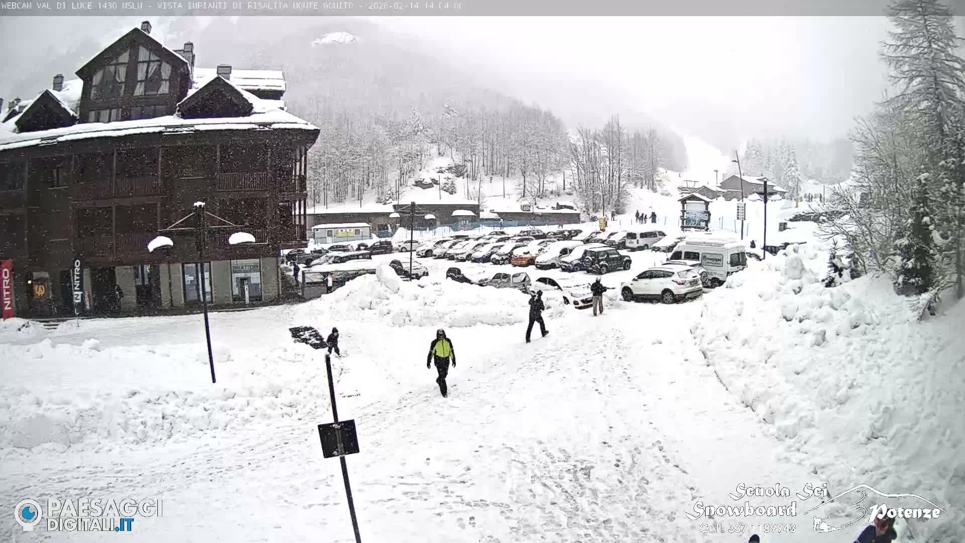  Abetone, Val di Luce Ski Lift Live Cam - Pistoia, Tuscany, Italy