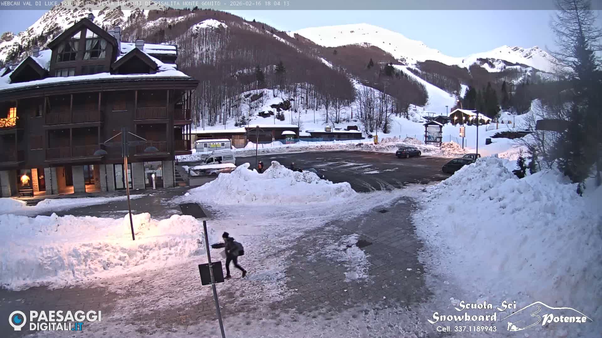  Abetone, Val di Luce Ski Lift Live Cam - Pistoia, Tuscany, Italy