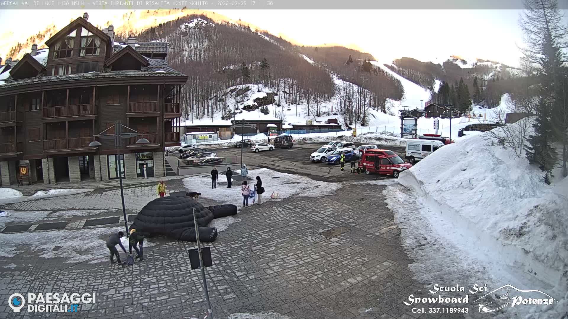  Abetone, Val di Luce Ski Lift Live Cam - Pistoia, Tuscany, Italy