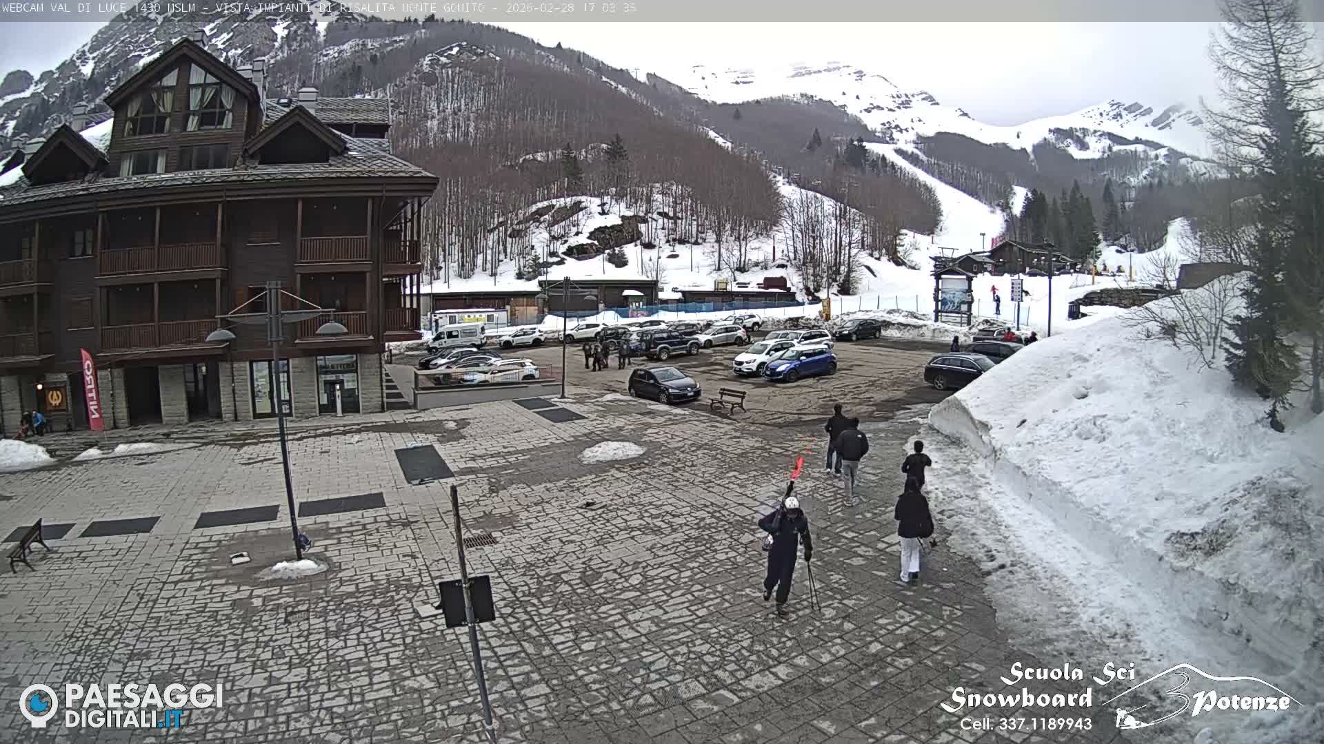  Abetone, Val di Luce Ski Lift Live Cam - Pistoia, Tuscany, Italy