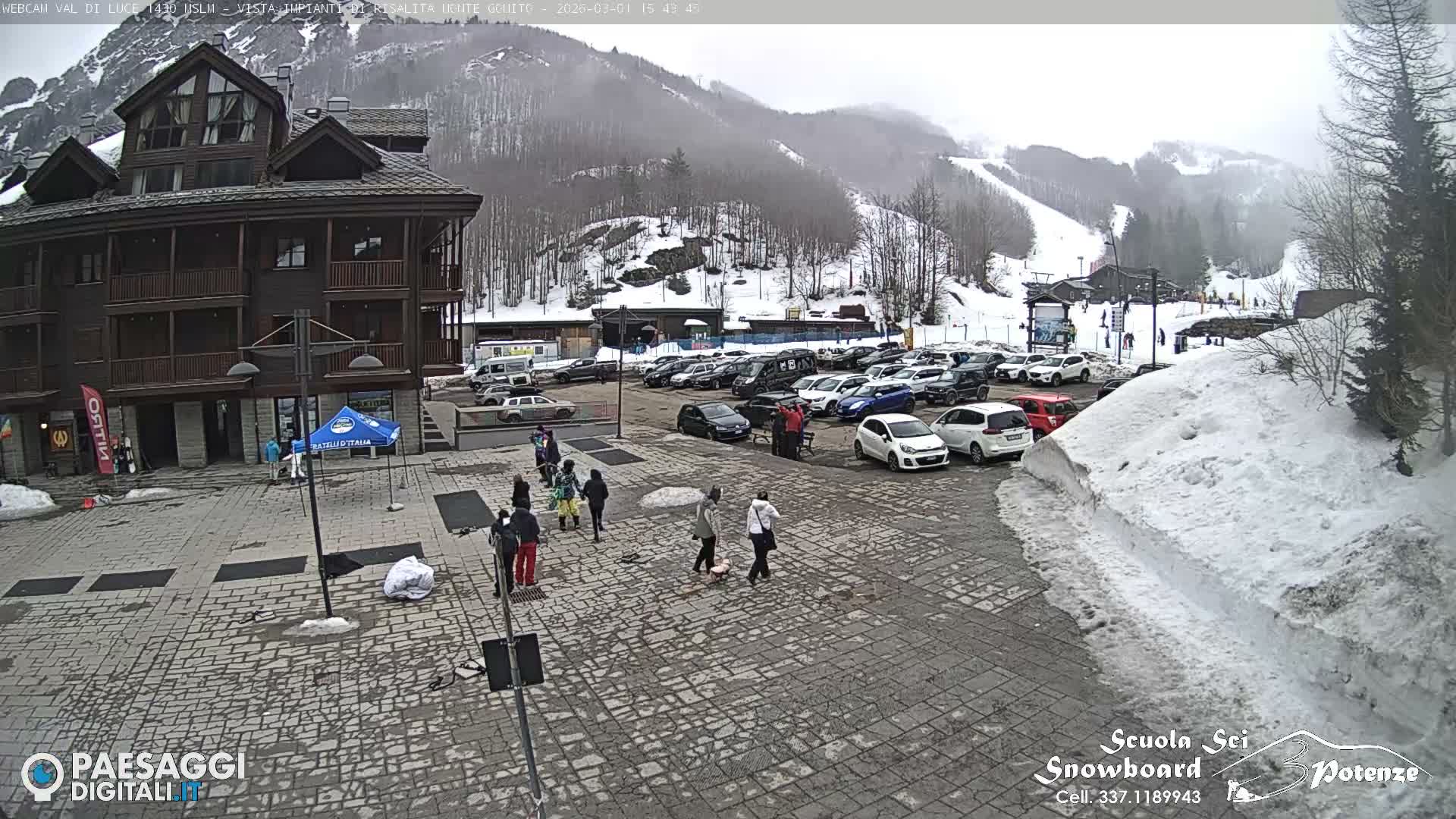  Abetone, Val di Luce Ski Lift Live Cam - Pistoia, Tuscany, Italy