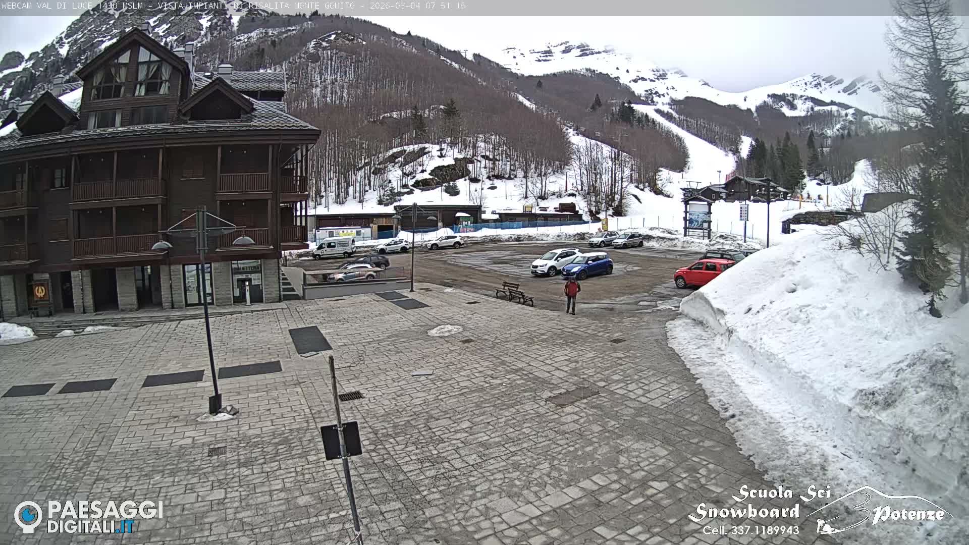 Abetone, Val di Luce Ski Lift Live Cam - Pistoia, Tuscany, Italy