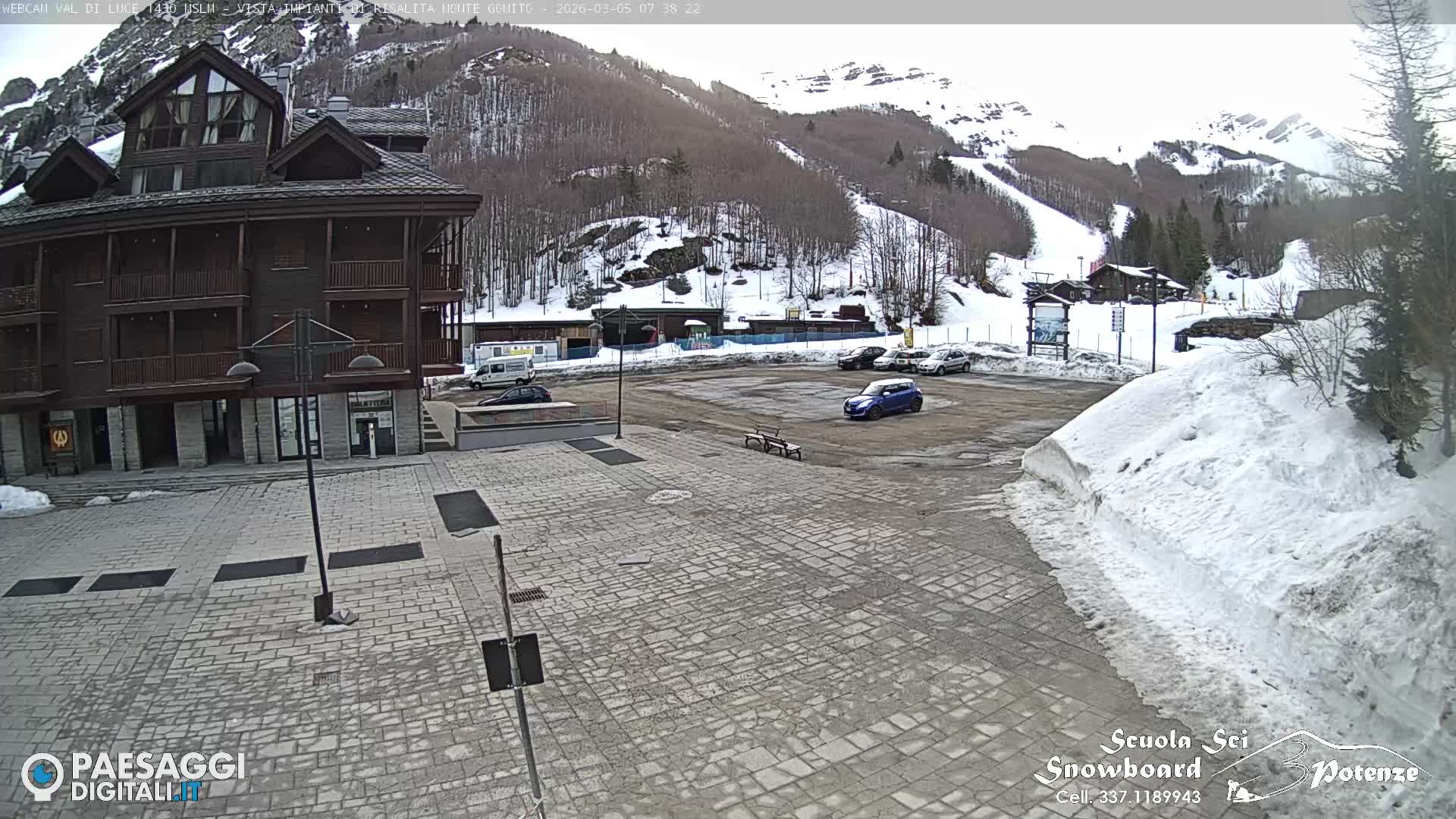  Abetone, Val di Luce Ski Lift Live Cam - Pistoia, Tuscany, Italy