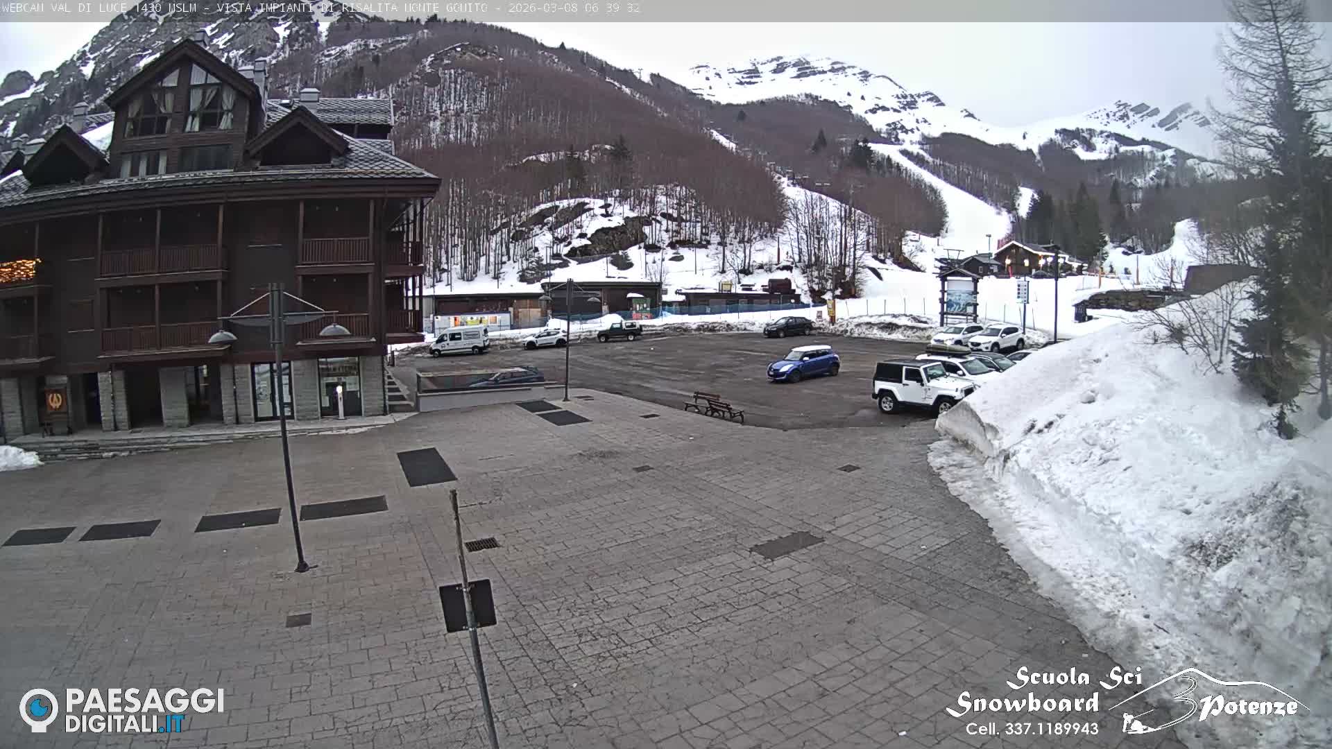  Abetone, Val di Luce Ski Lift Live Cam - Pistoia, Tuscany, Italy