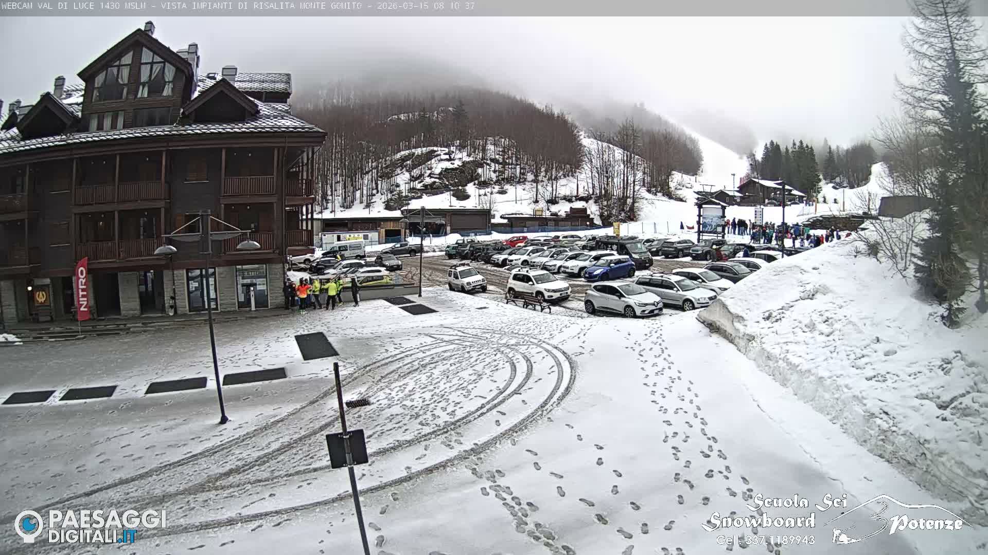  Abetone, Val di Luce Ski Lift Live Cam - Pistoia, Tuscany, Italy