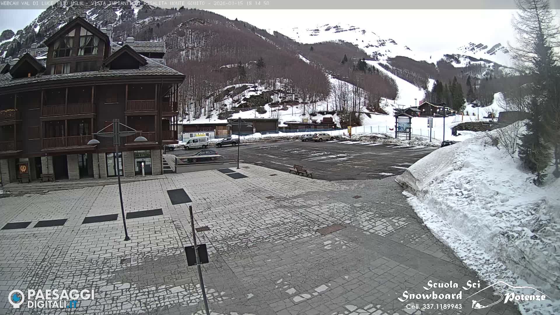  Abetone, Val di Luce Ski Lift Live Cam - Pistoia, Tuscany, Italy