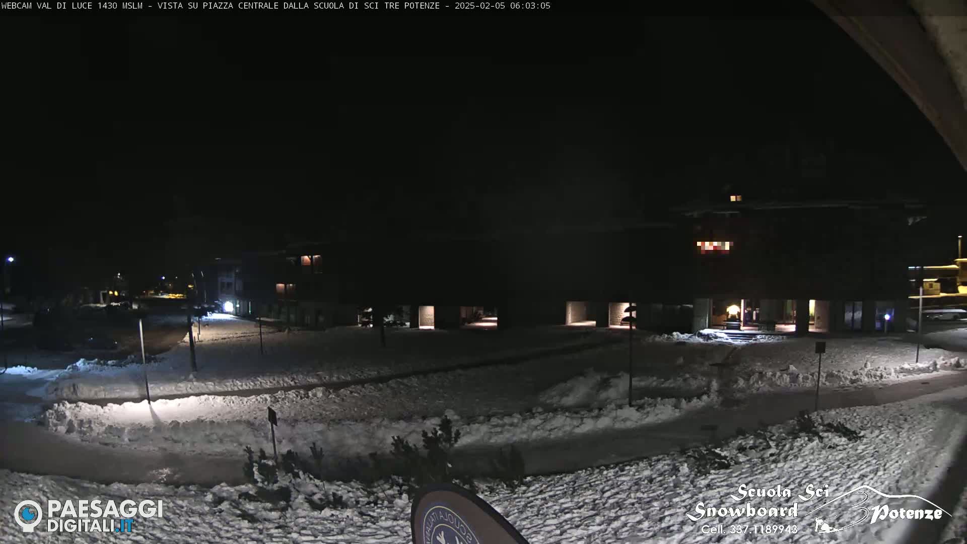  Abetone Val di Luce  Main Square Live Cam - Pistoia, Tuscany, Italy