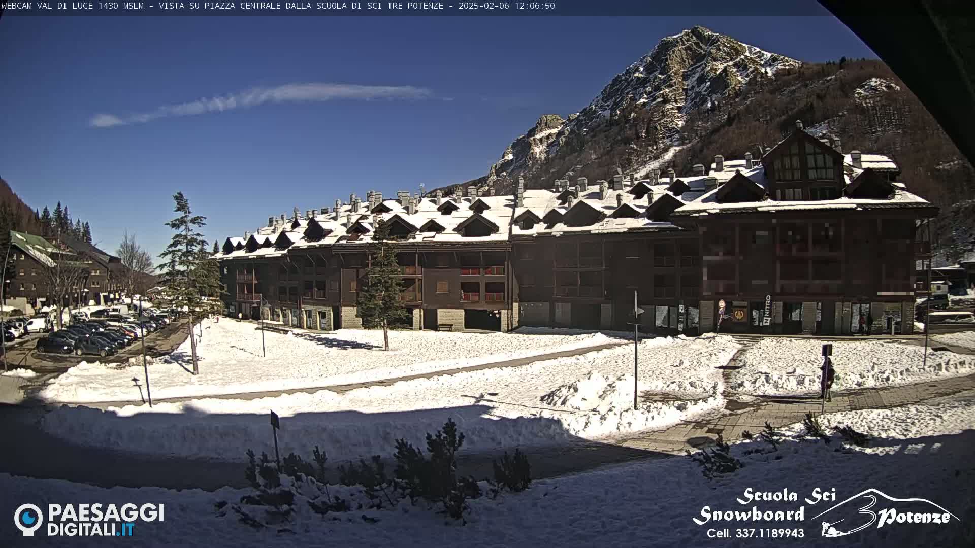  Abetone Val di Luce  Main Square Live Cam - Pistoia, Tuscany, Italy