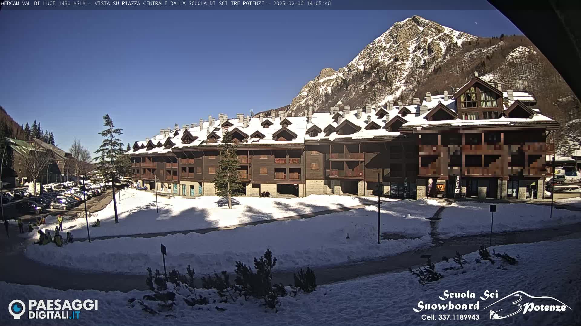  Abetone Val di Luce  Main Square Live Cam - Pistoia, Tuscany, Italy
