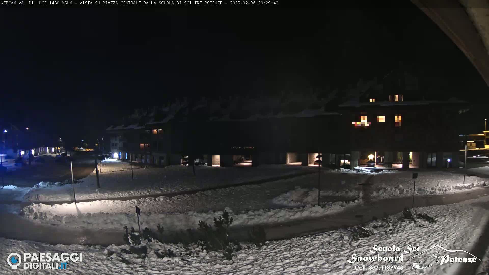  Abetone Val di Luce  Main Square Live Cam - Pistoia, Tuscany, Italy