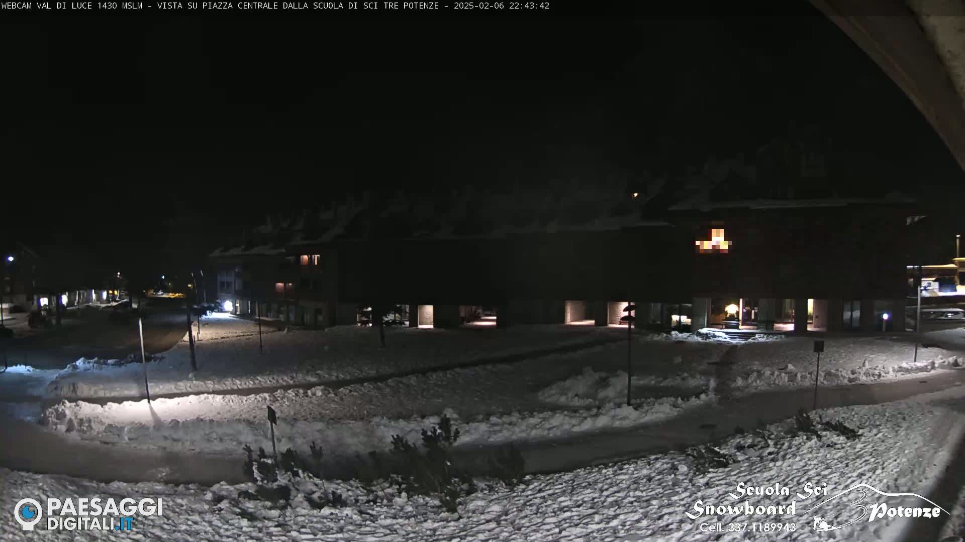  Abetone Val di Luce  Main Square Live Cam - Pistoia, Tuscany, Italy