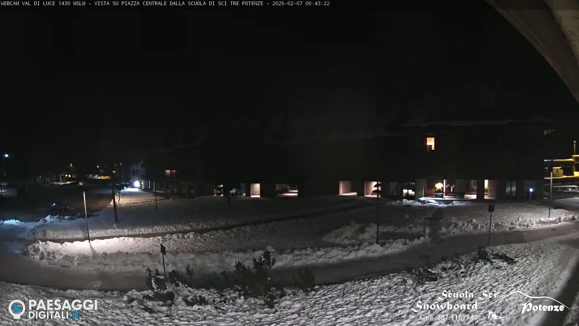  Abetone Val di Luce  Main Square Live Cam - Pistoia, Tuscany, Italy
