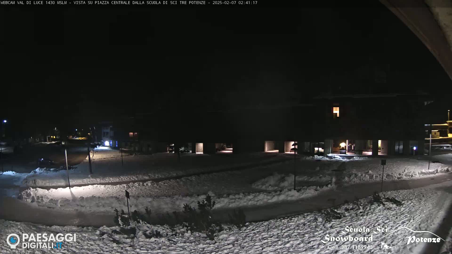  Abetone Val di Luce  Main Square Live Cam - Pistoia, Tuscany, Italy