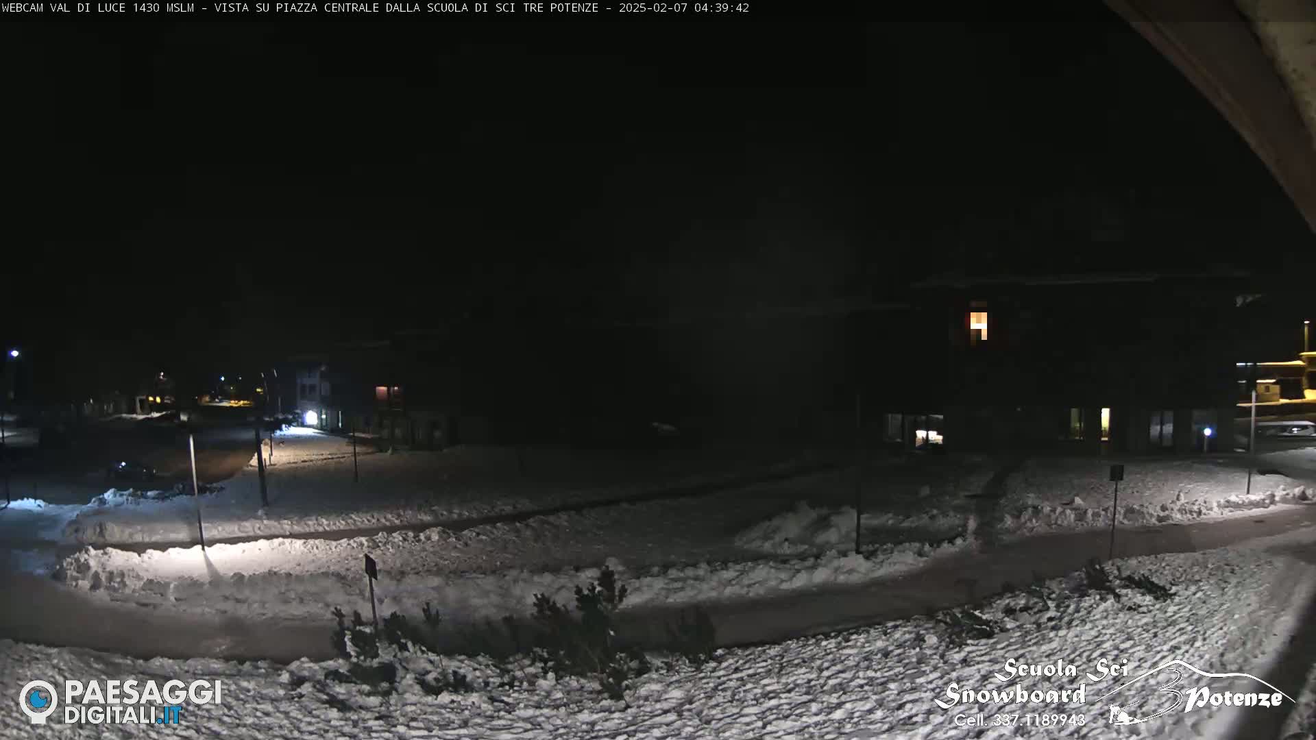  Abetone Val di Luce  Main Square Live Cam - Pistoia, Tuscany, Italy