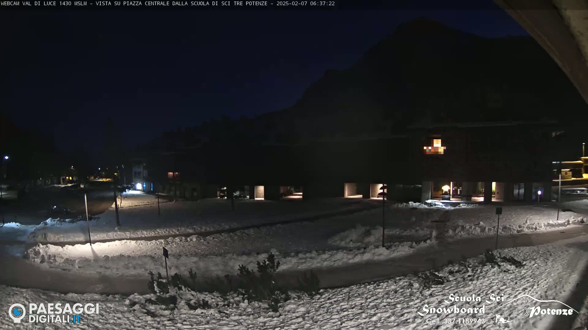  Abetone Val di Luce  Main Square Live Cam - Pistoia, Tuscany, Italy