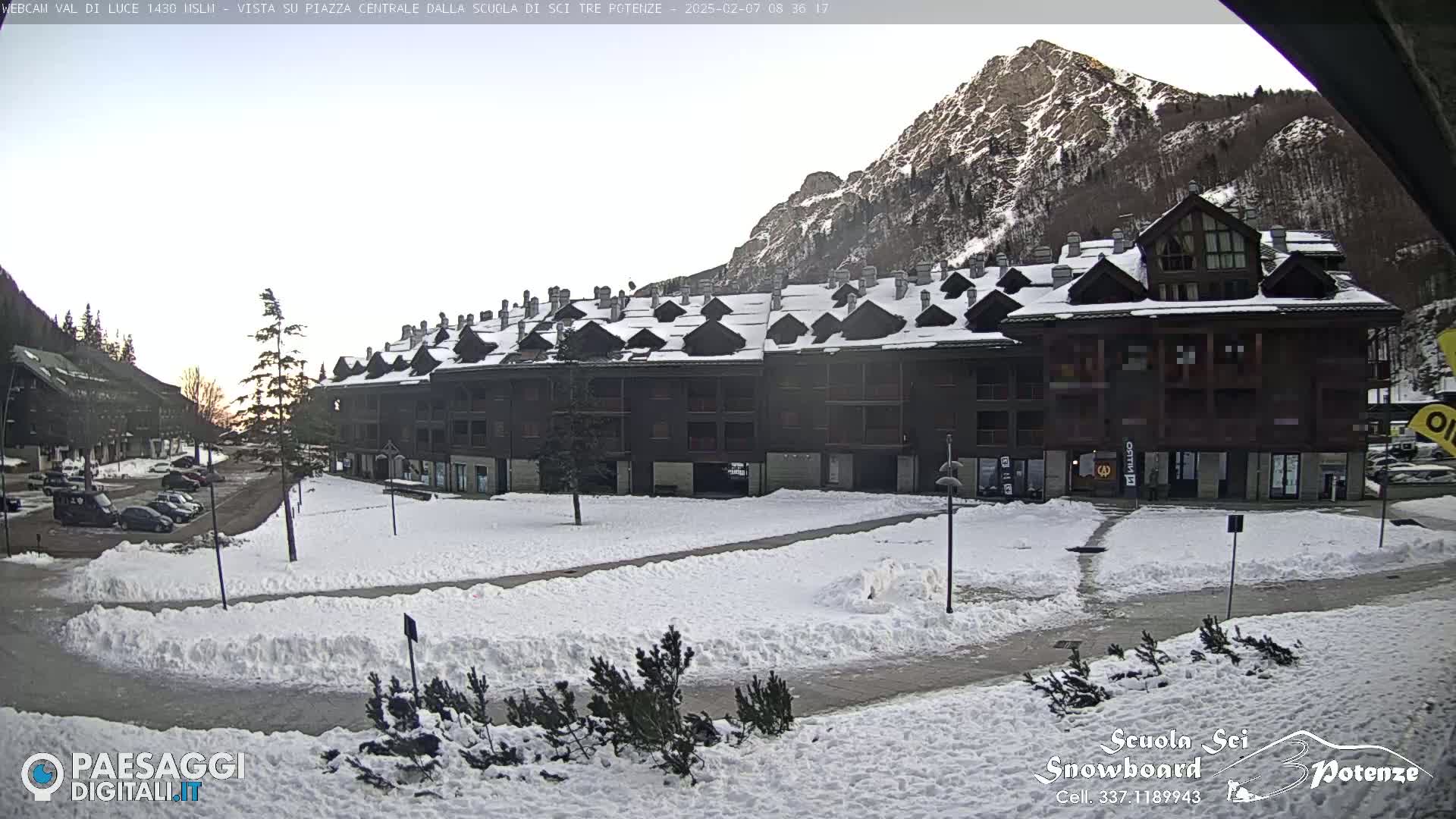  Abetone Val di Luce  Main Square Live Cam - Pistoia, Tuscany, Italy