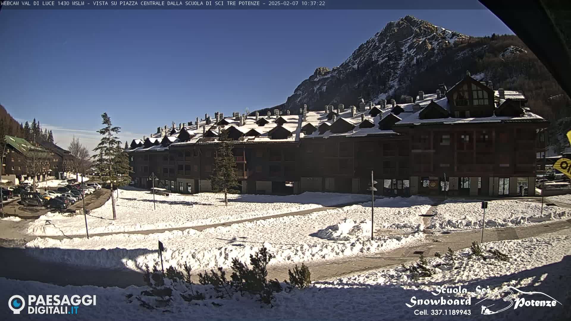  Abetone Val di Luce  Main Square Live Cam - Pistoia, Tuscany, Italy
