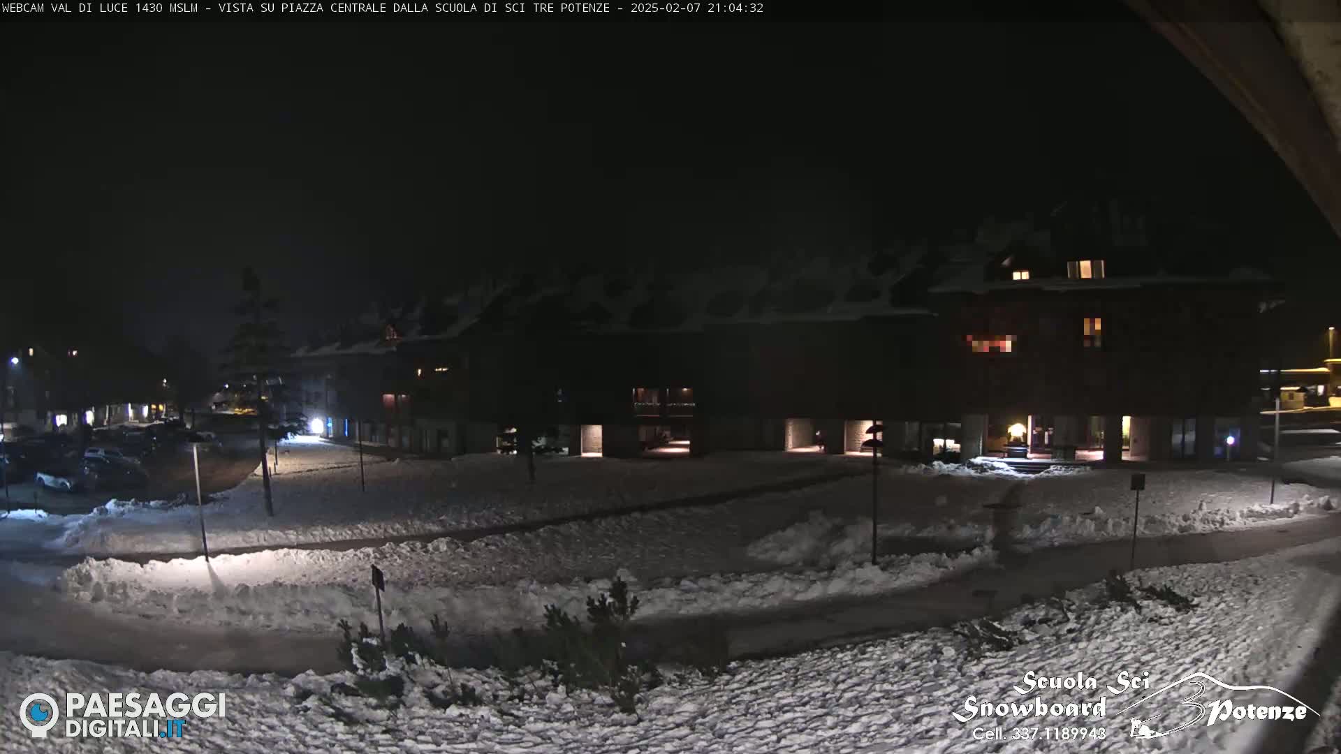  Abetone Val di Luce  Main Square Live Cam - Pistoia, Tuscany, Italy